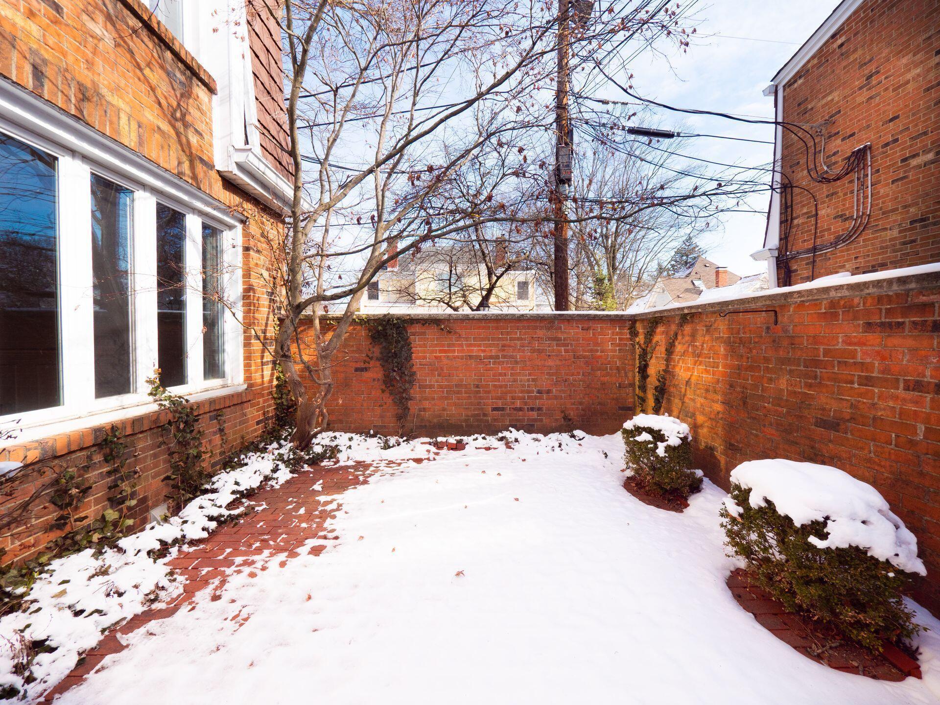 108 E Dublin Granville Road, K