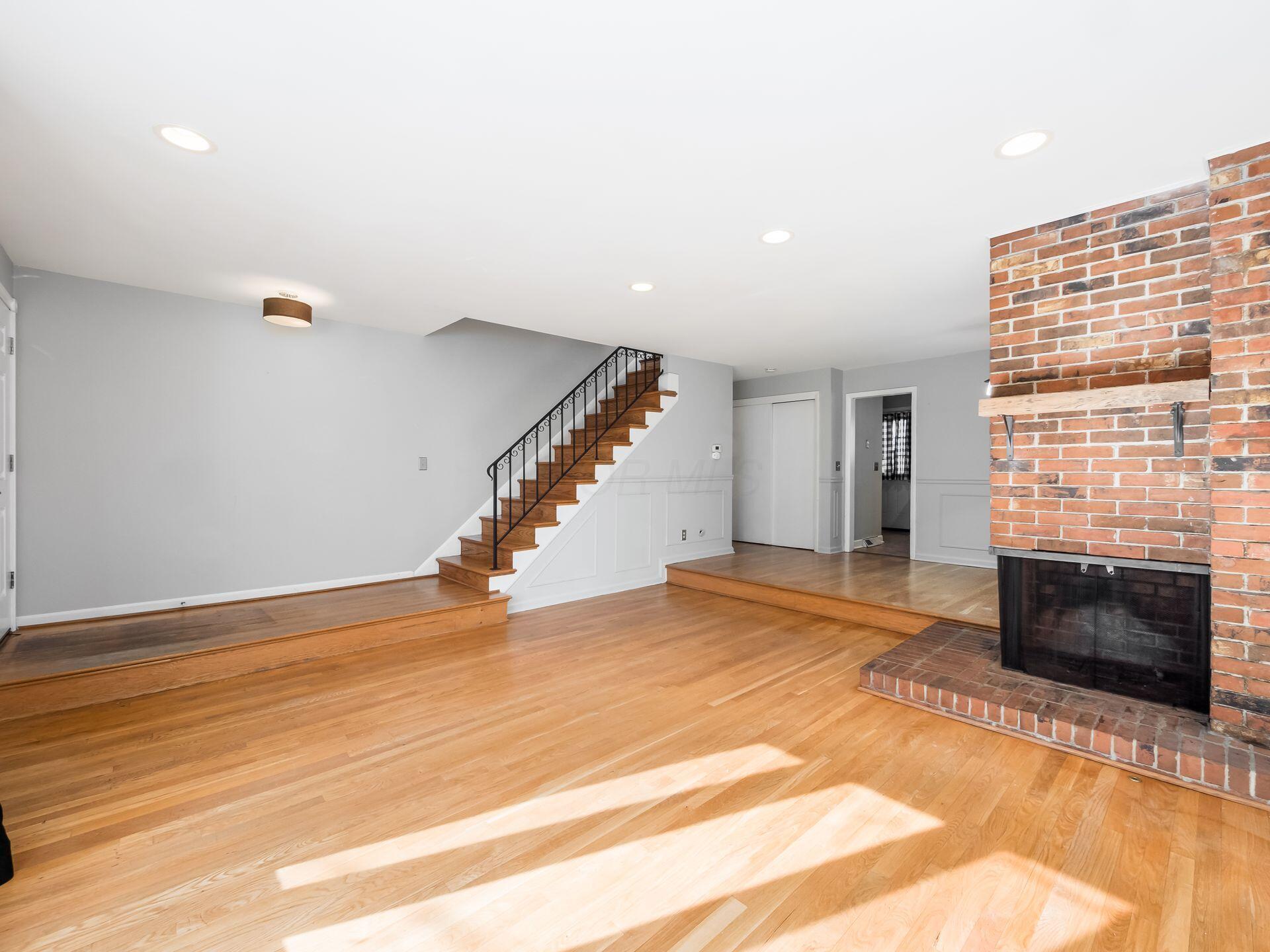 108 E Dublin Granville Road, K