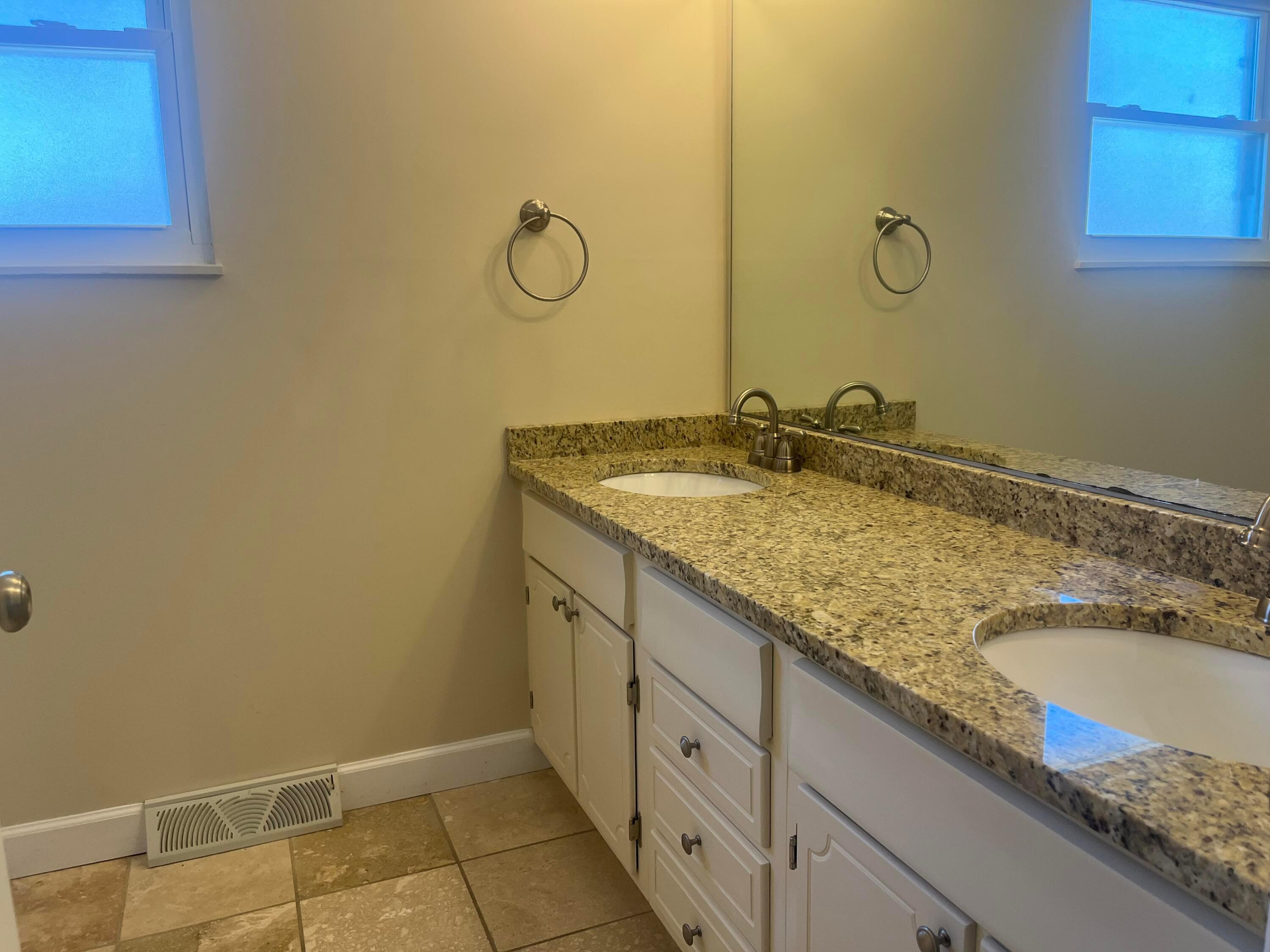 6652 Belleshire Street