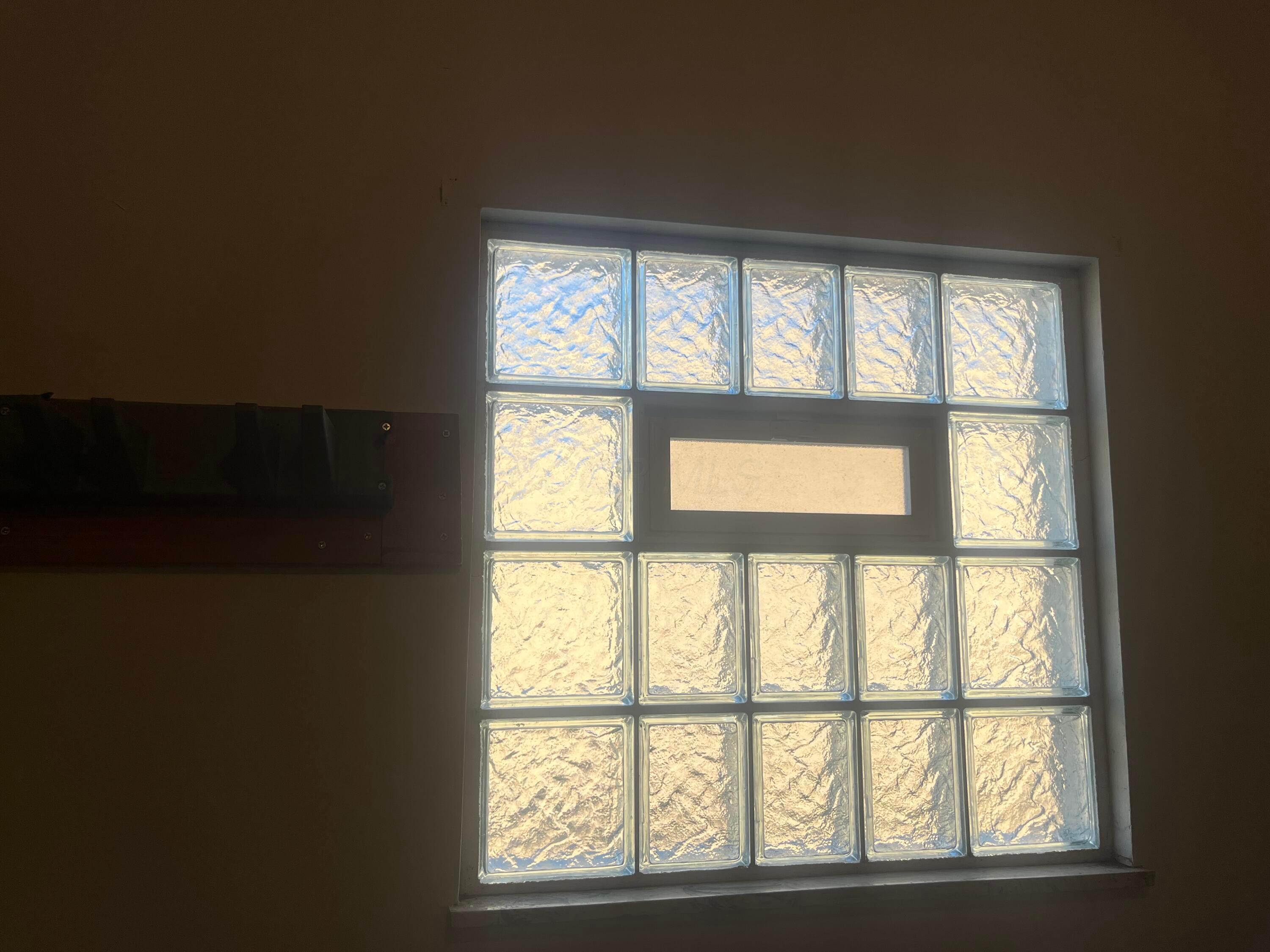 6652 Belleshire Street