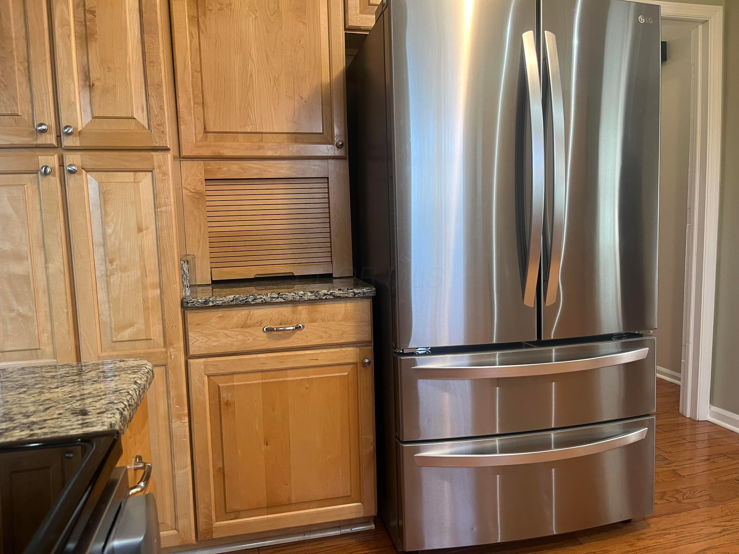 6652 Belleshire Street