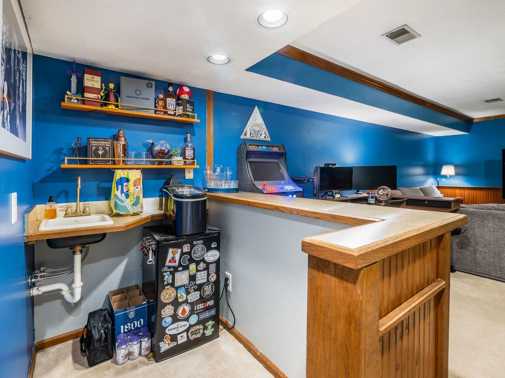 1612 Six Point Court