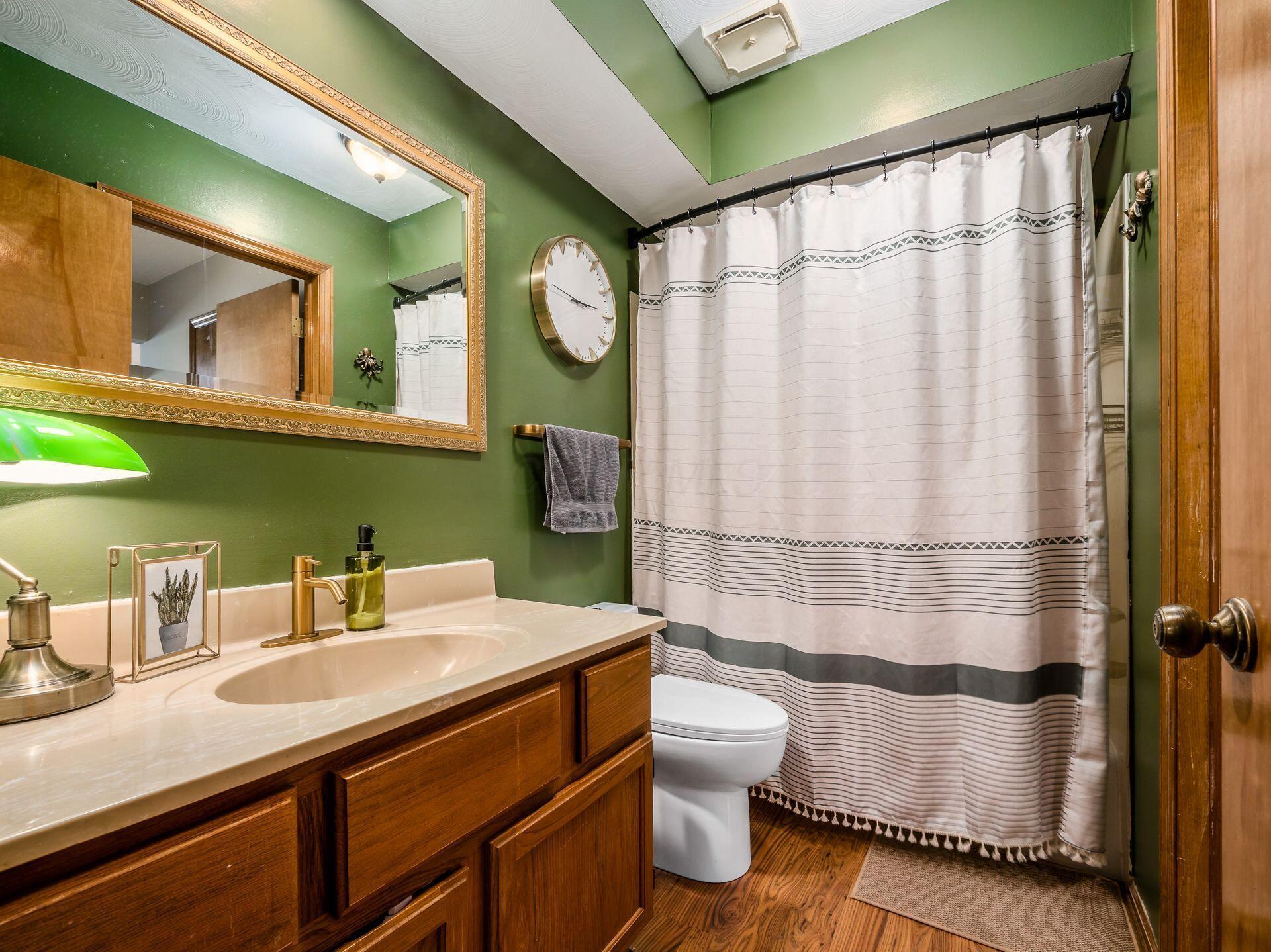 1612 Six Point Court