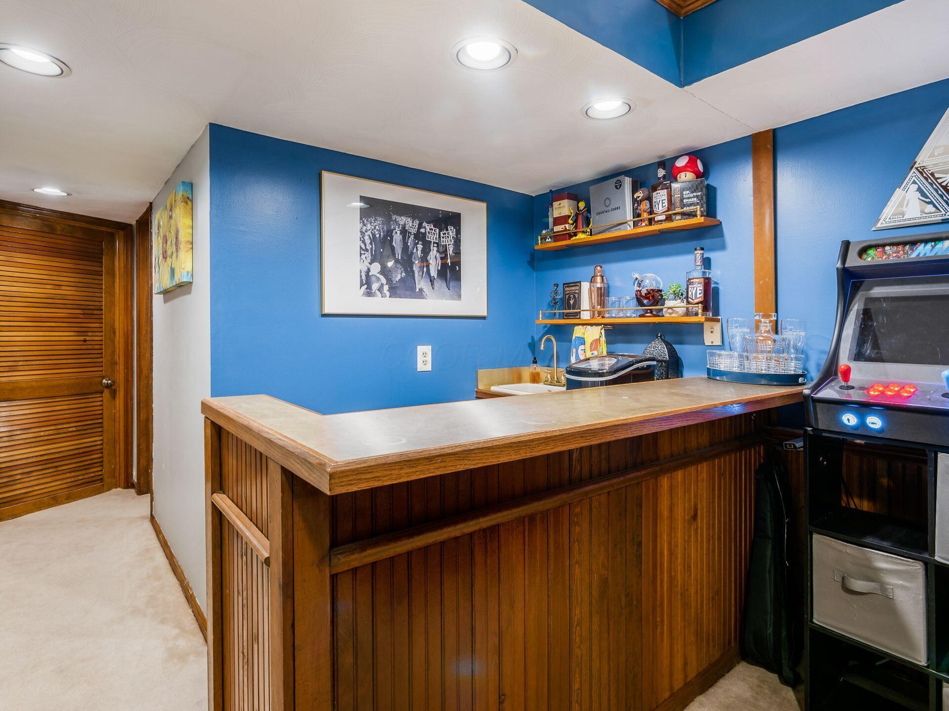 1612 Six Point Court