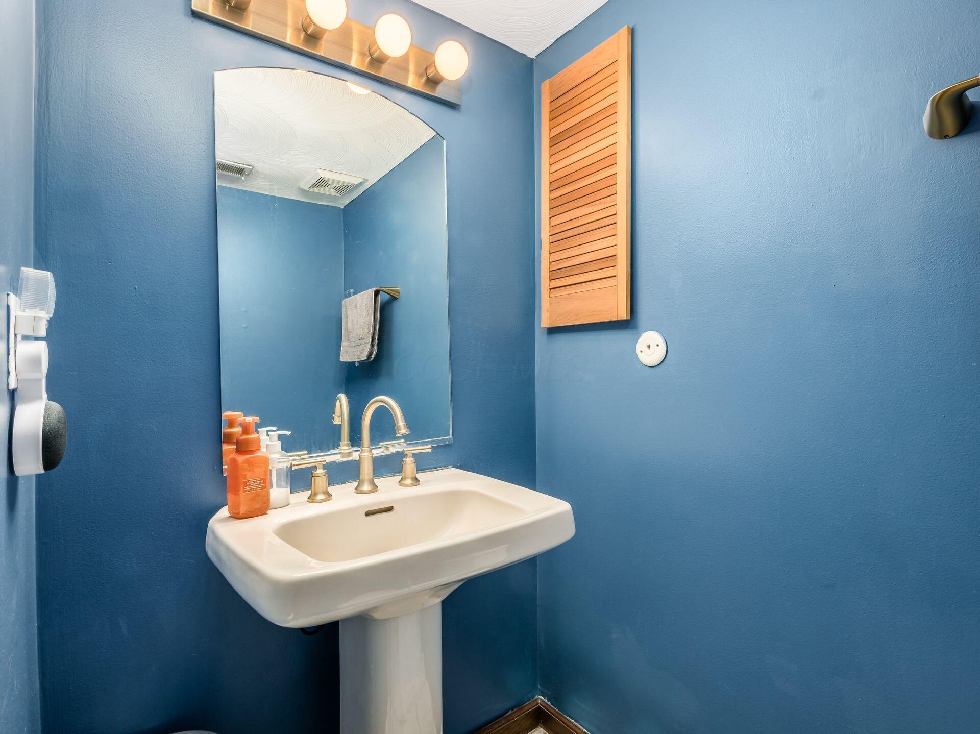 1612 Six Point Court