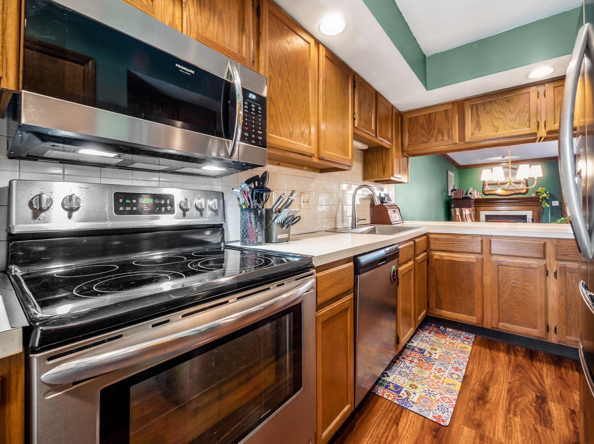 1612 Six Point Court