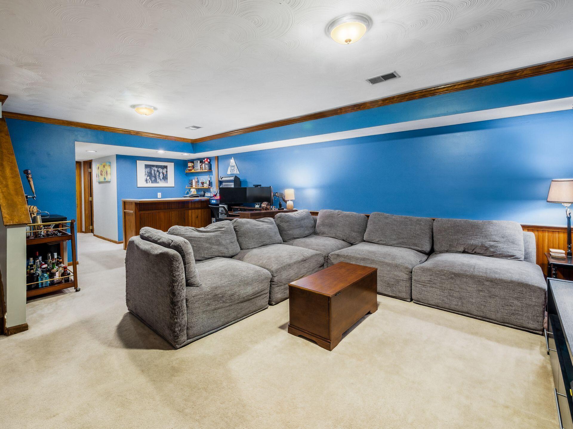 1612 Six Point Court