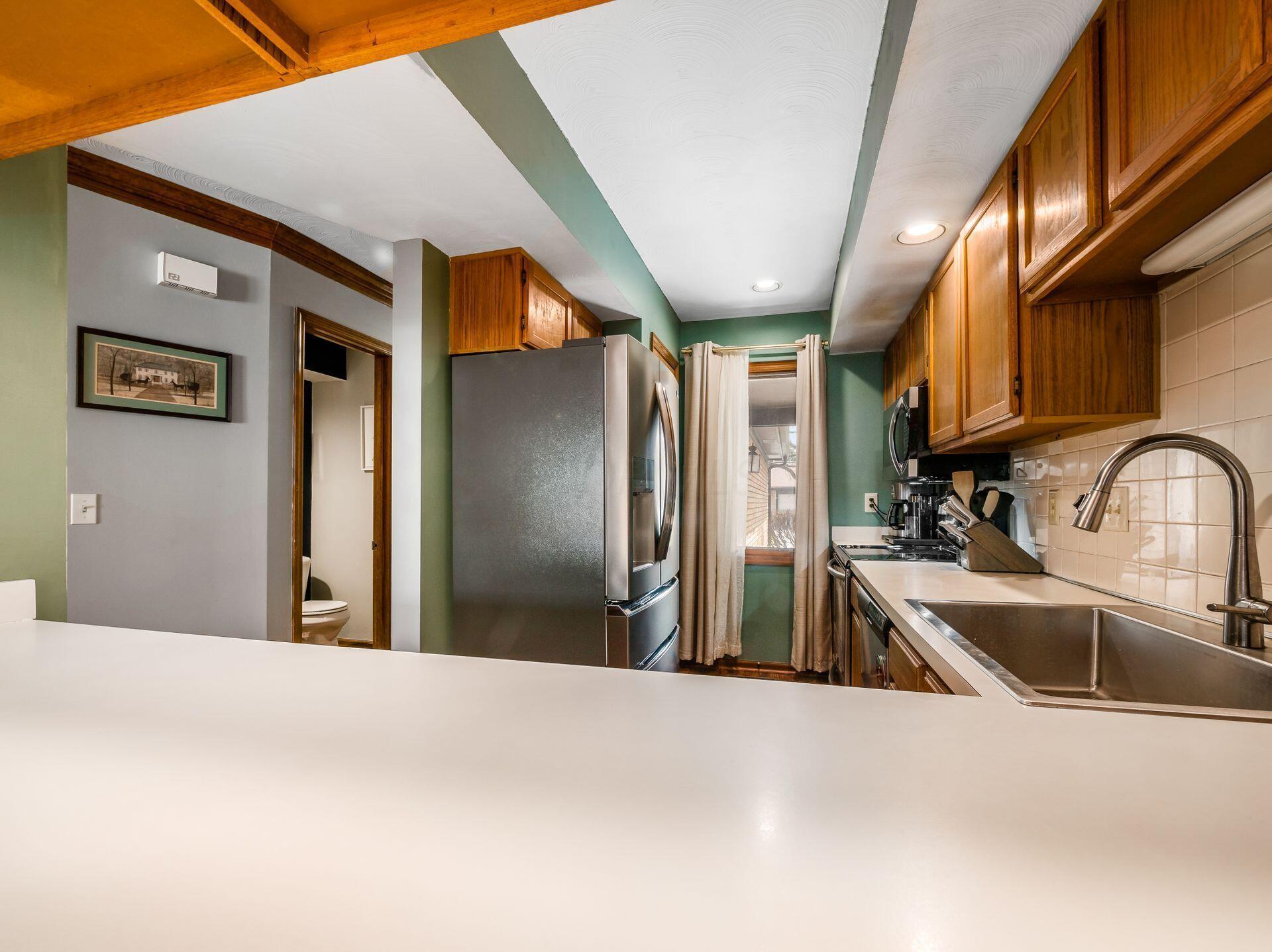 1612 Six Point Court