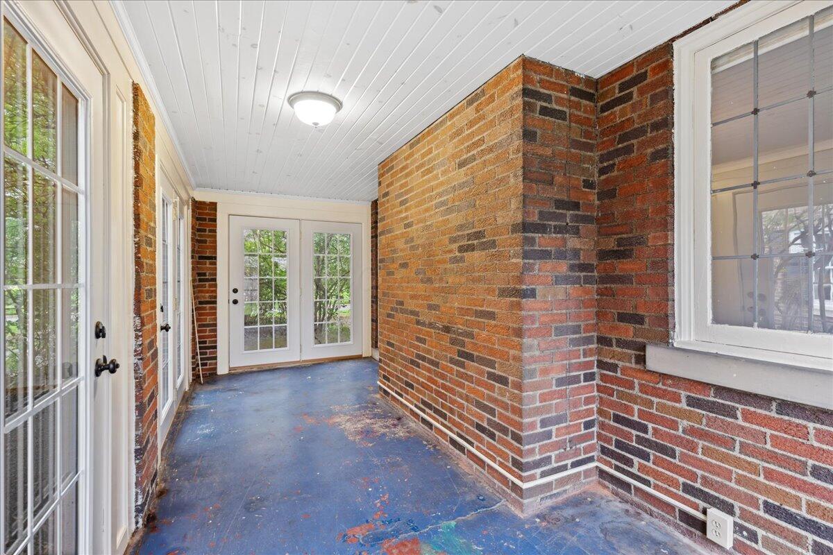 1951 Collingswood Road