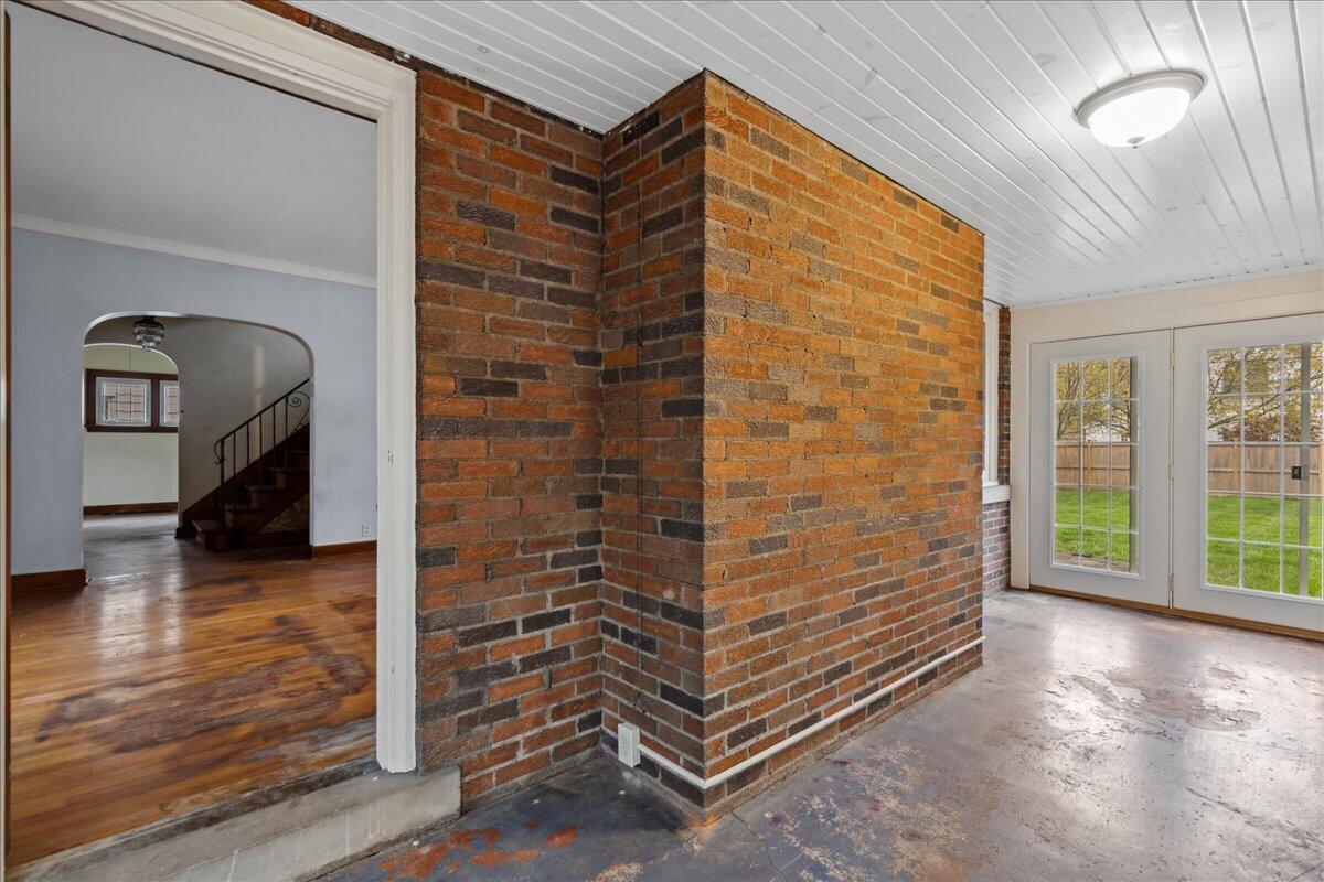 1951 Collingswood Road