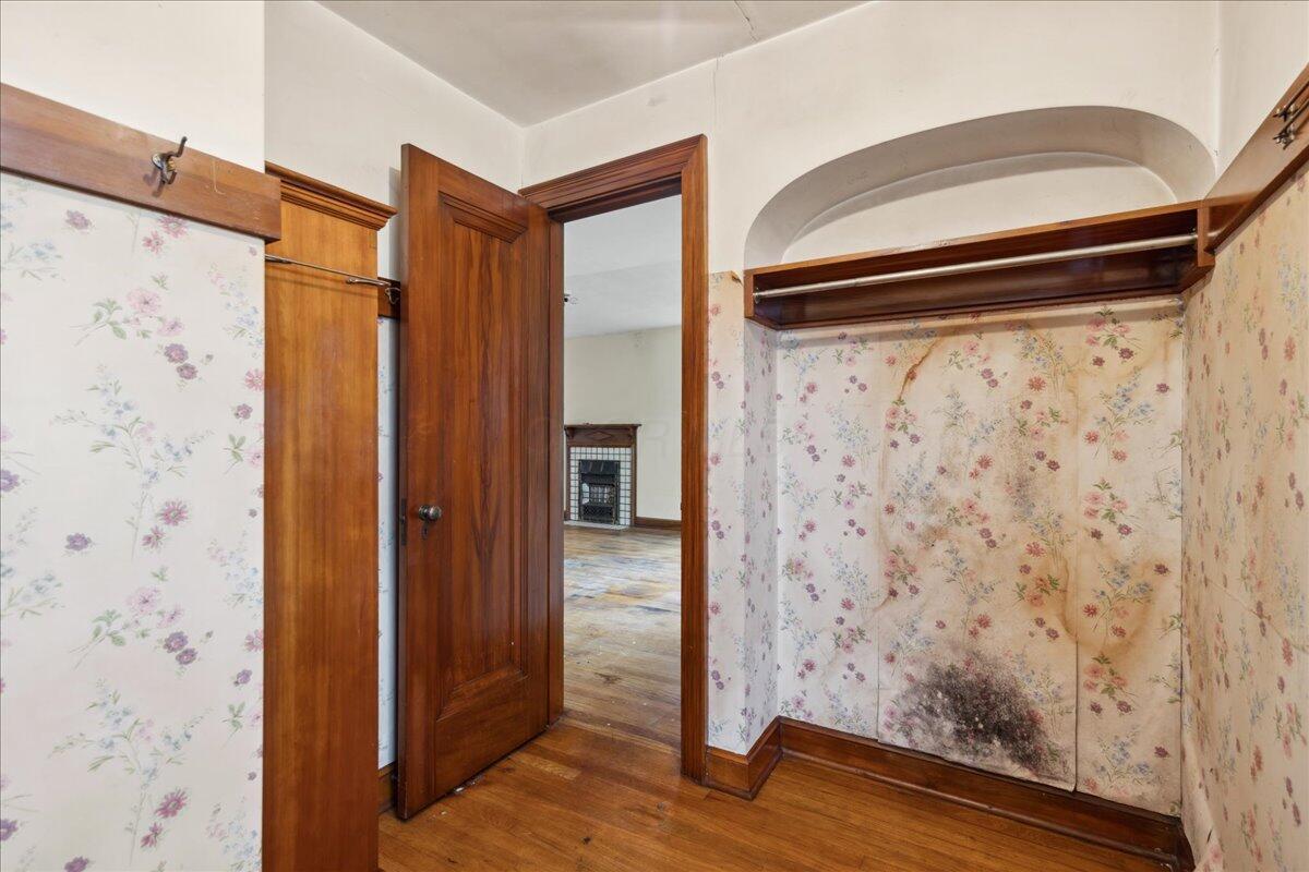 1951 Collingswood Road