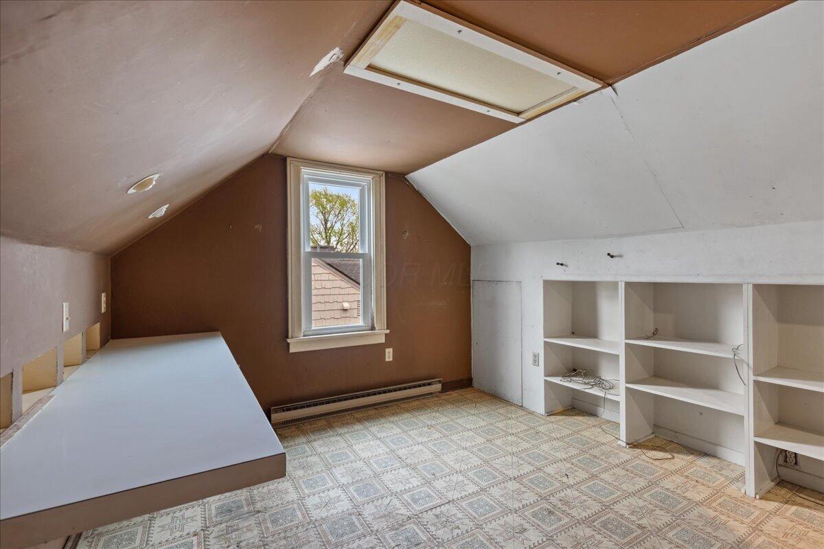 1951 Collingswood Road