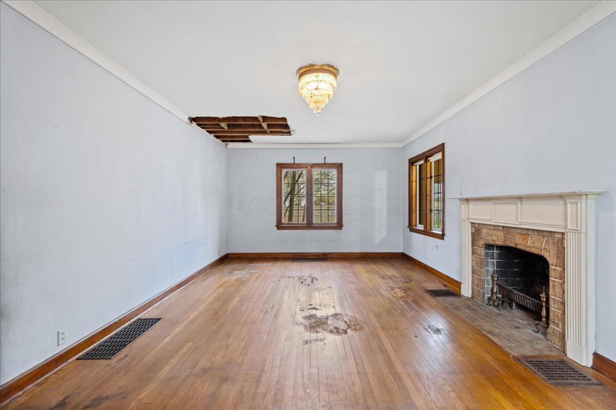 1951 Collingswood Road