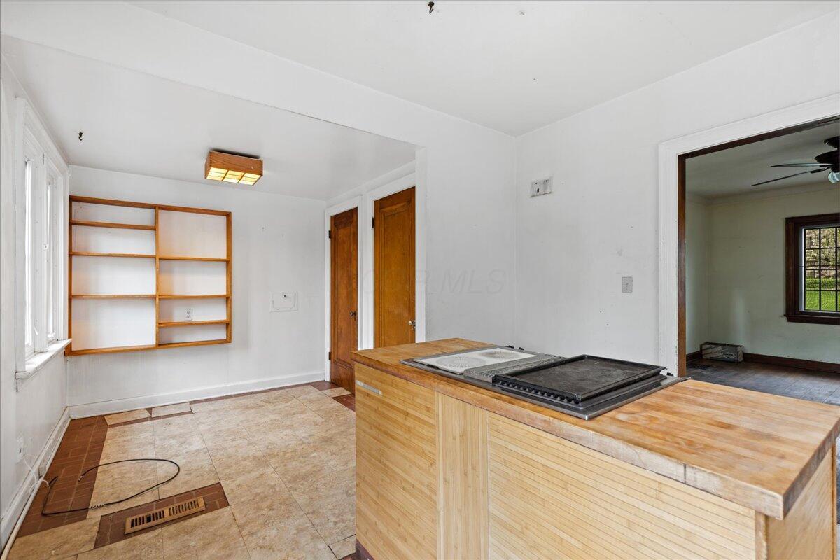 1951 Collingswood Road