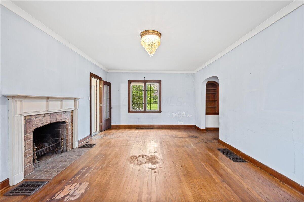 1951 Collingswood Road