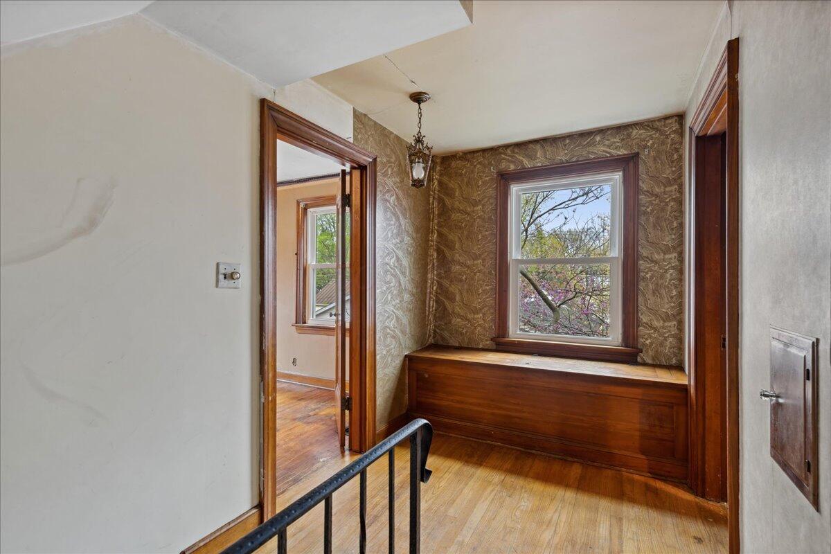 1951 Collingswood Road