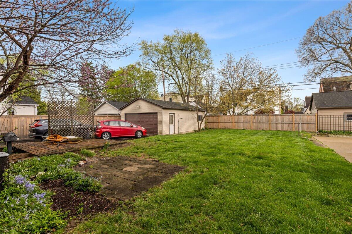 1951 Collingswood Road