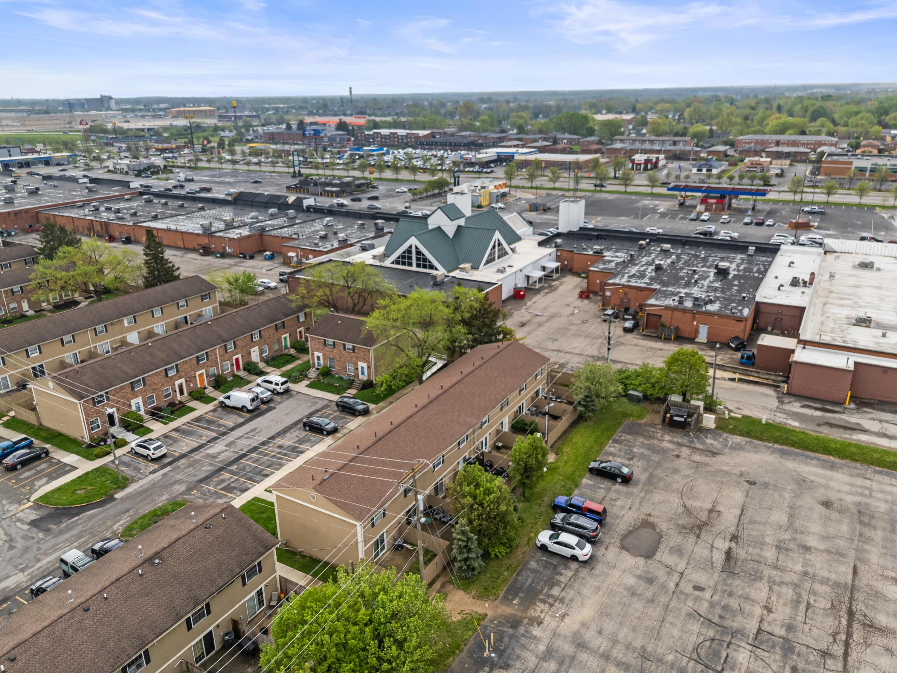 79 Tarryton Court W, 18H