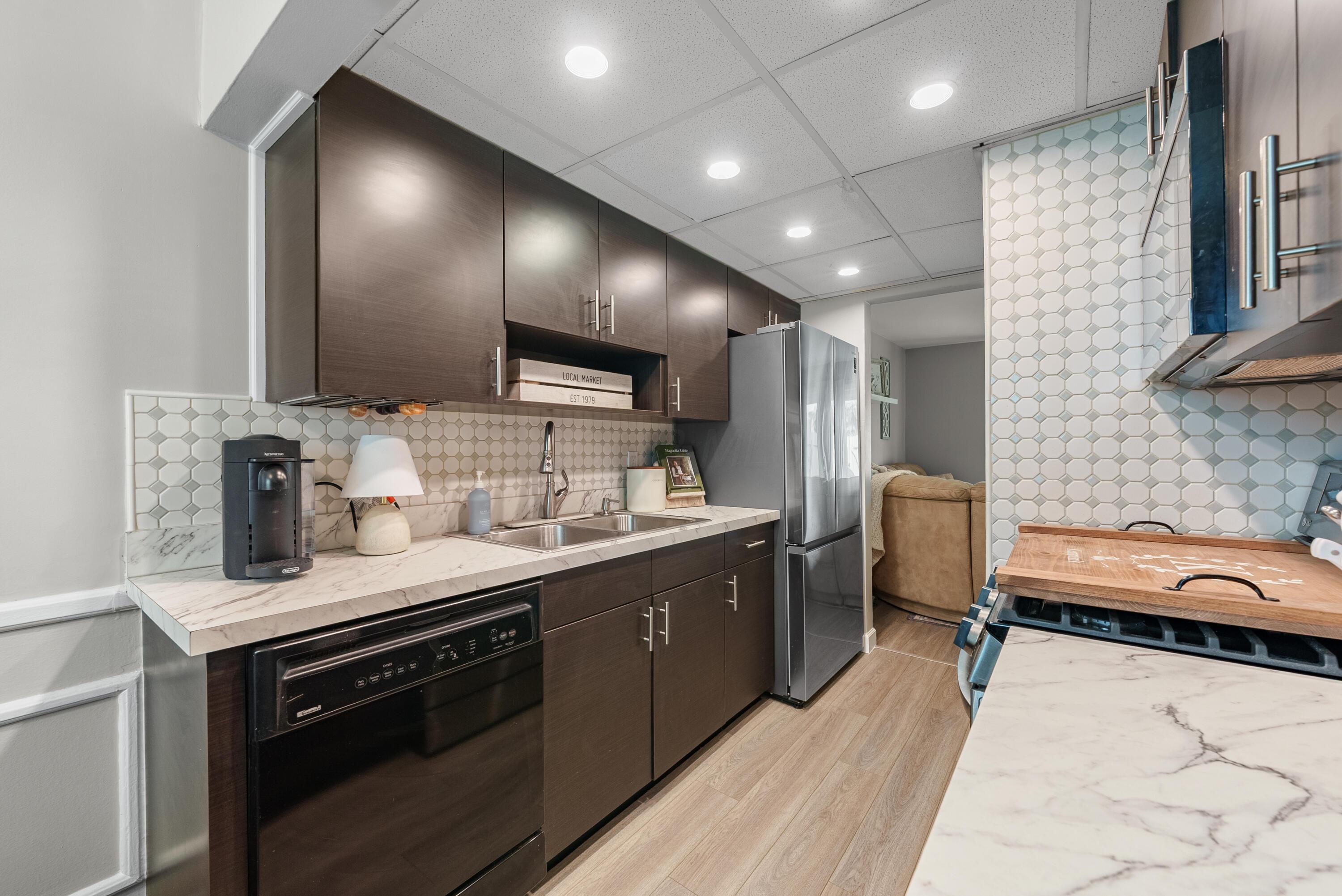 79 Tarryton Court W, 18H