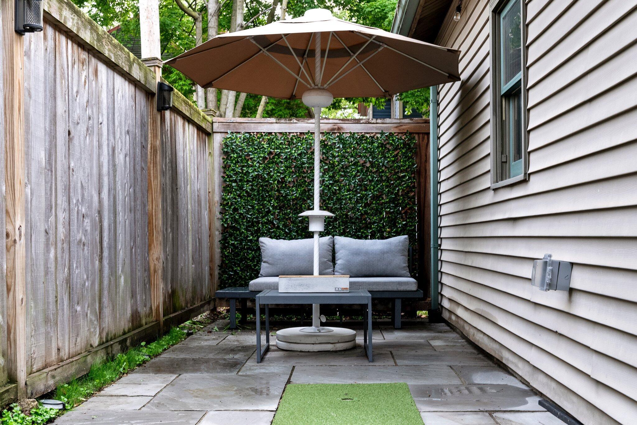 1047 Highland Street