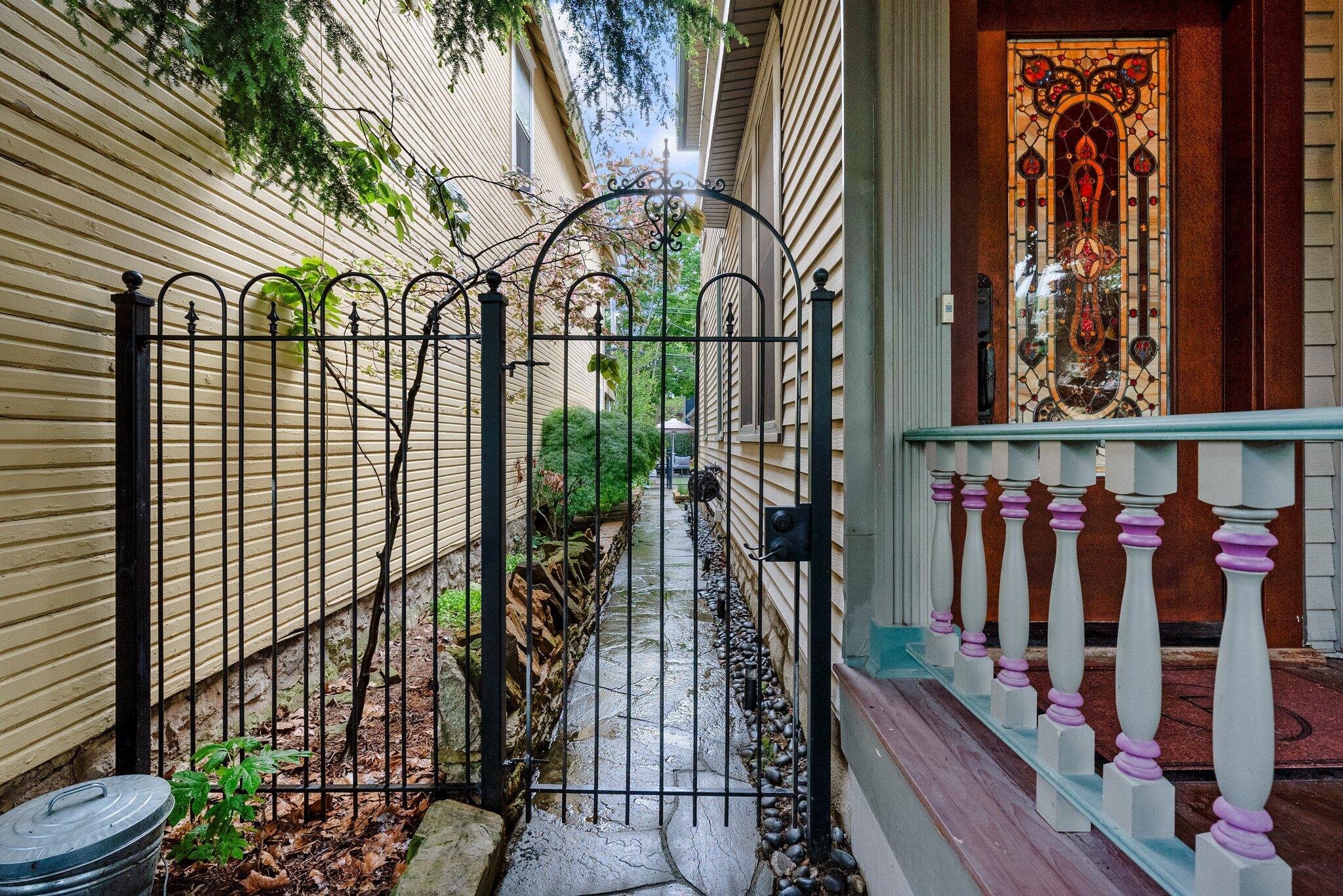 1047 Highland Street