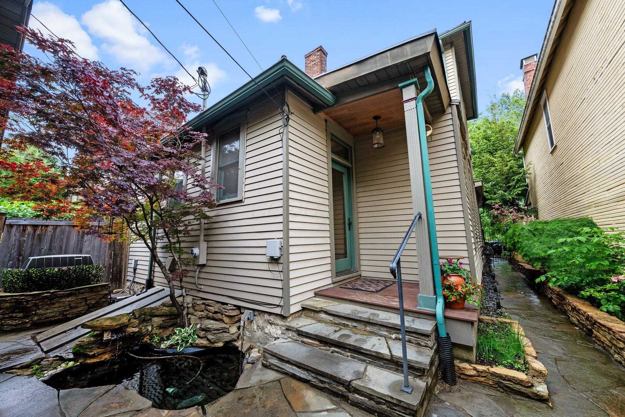 1047 Highland Street