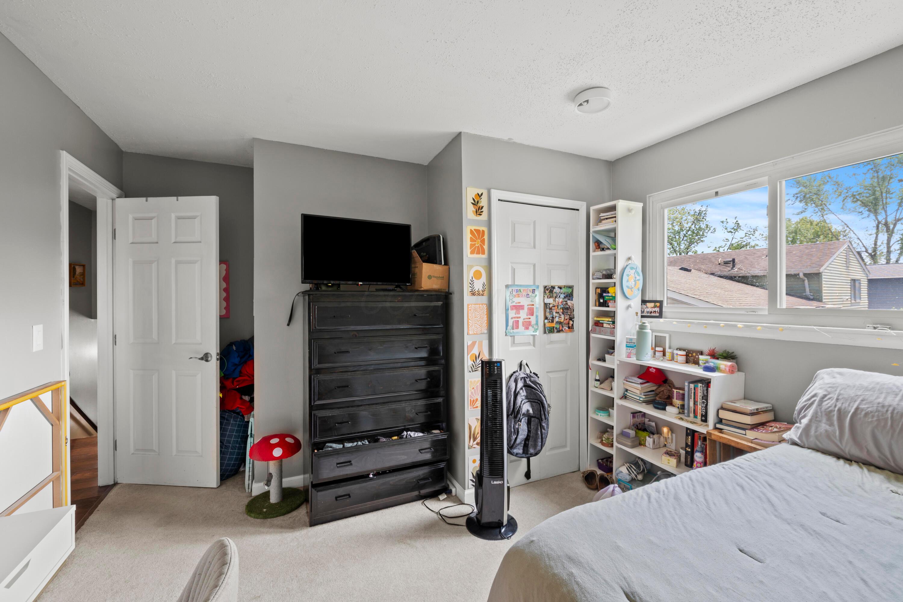 2923 Falcon Bridge Drive