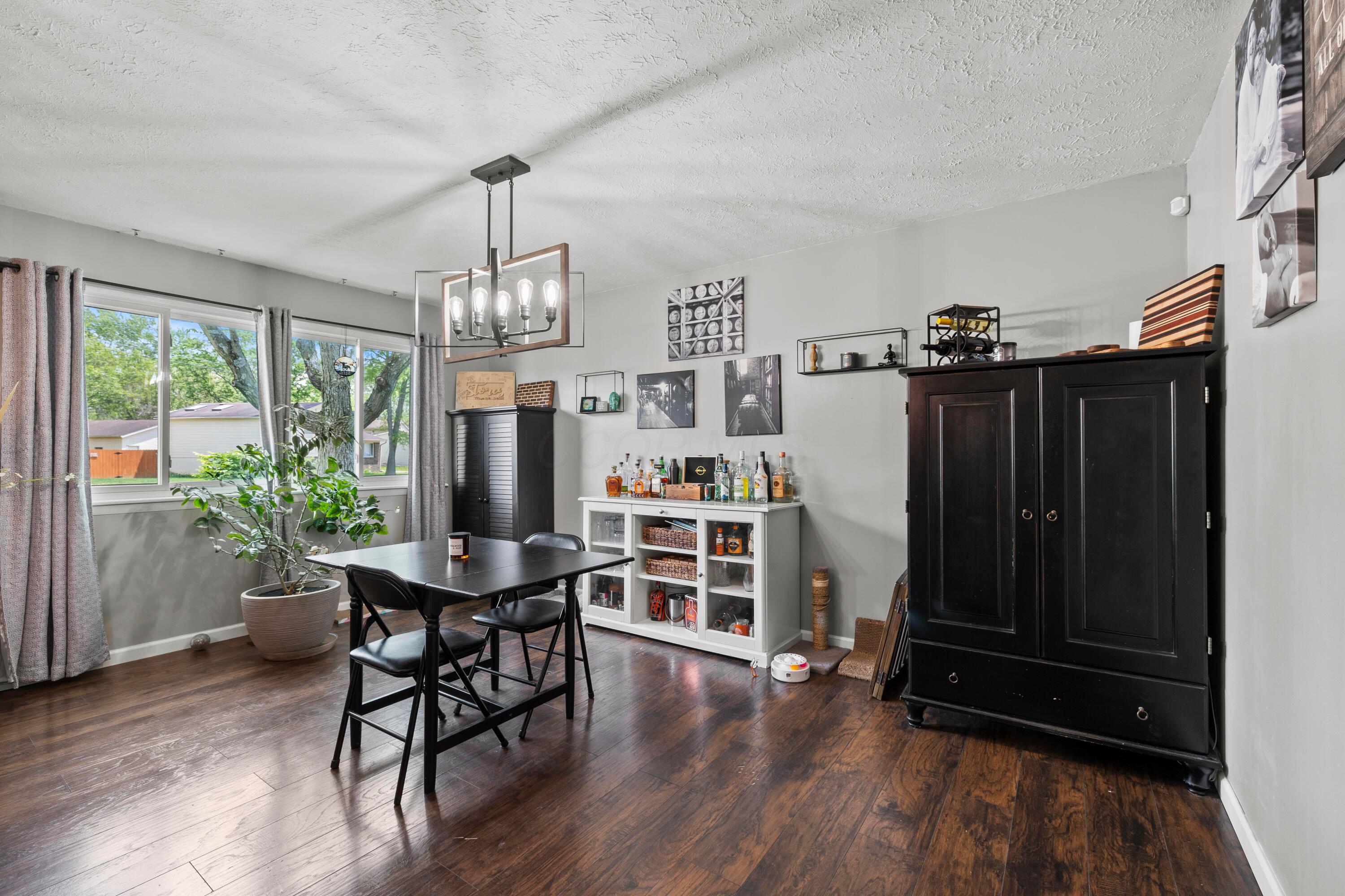 2923 Falcon Bridge Drive