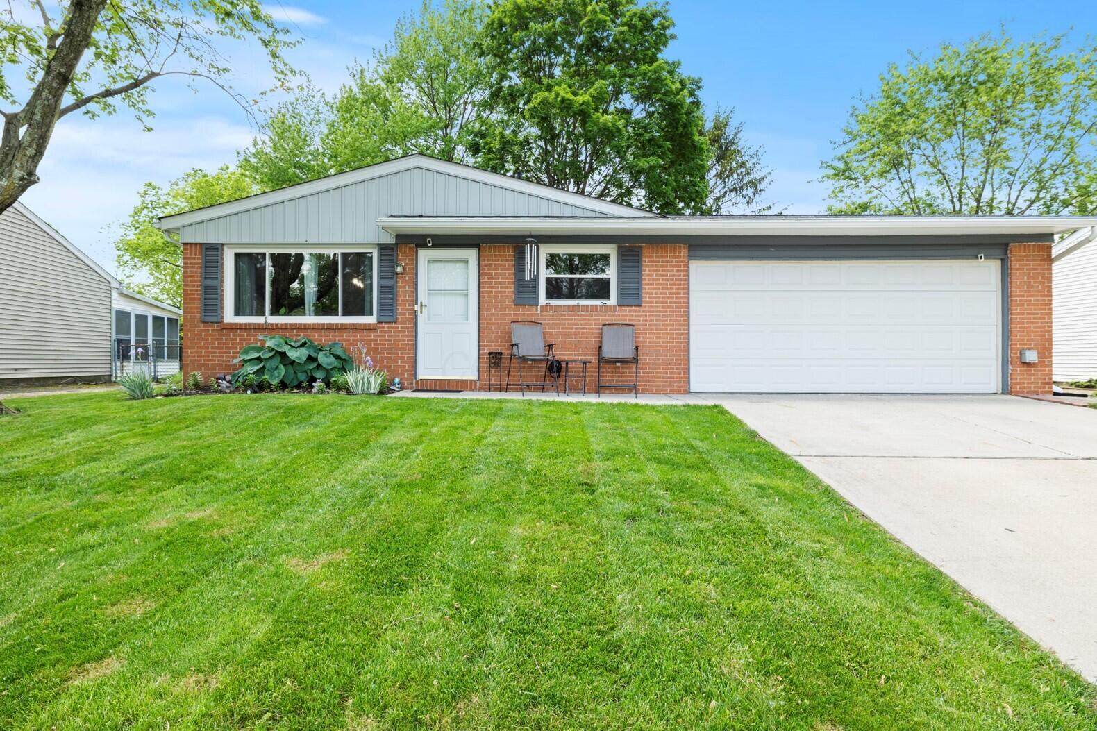 2923 Falcon Bridge Drive