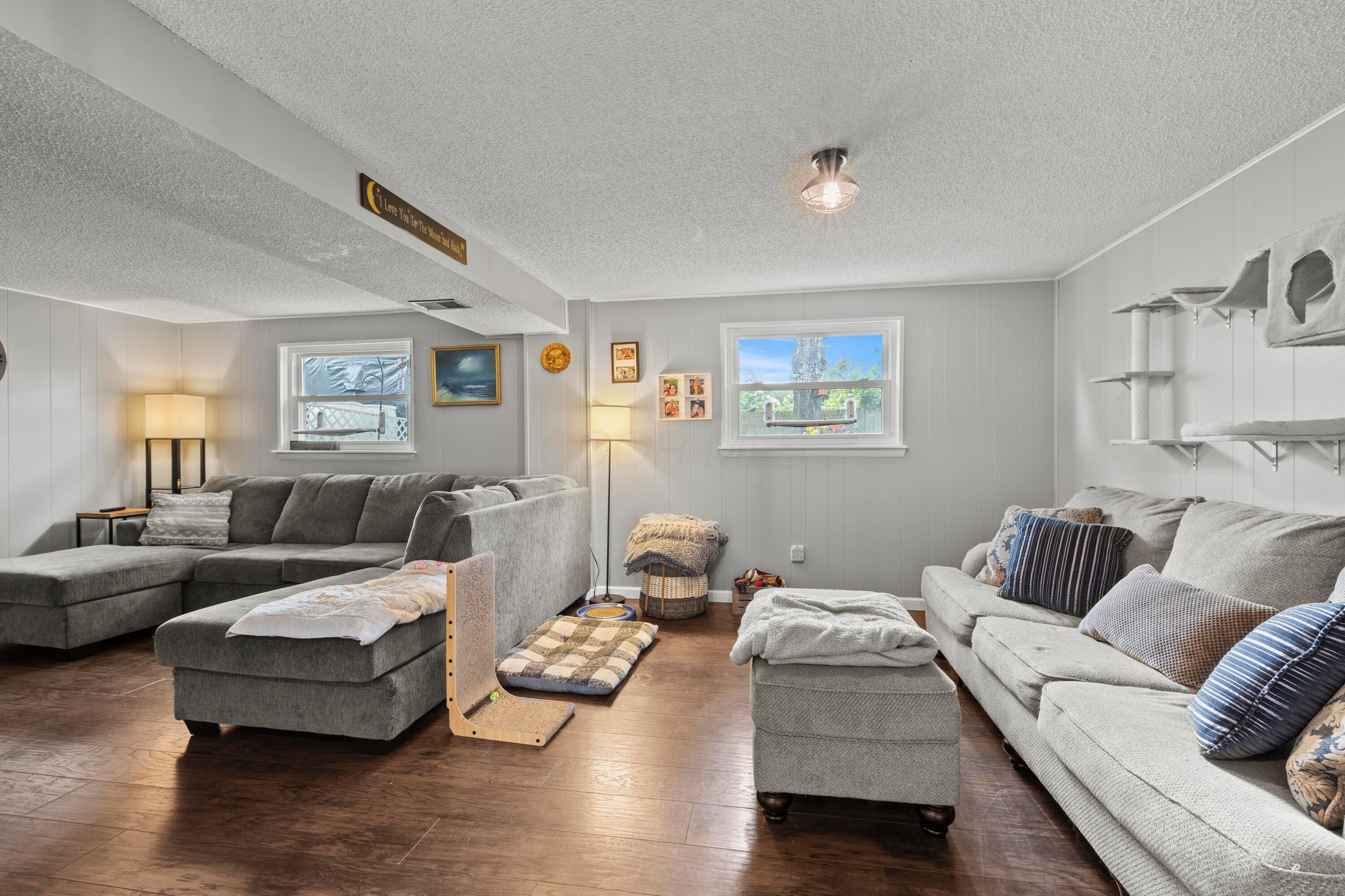 2923 Falcon Bridge Drive