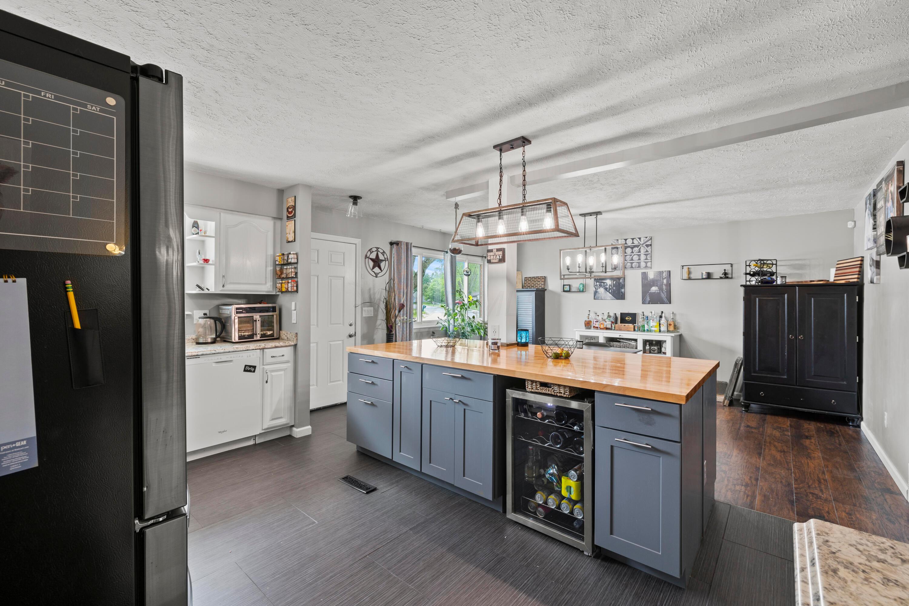 2923 Falcon Bridge Drive