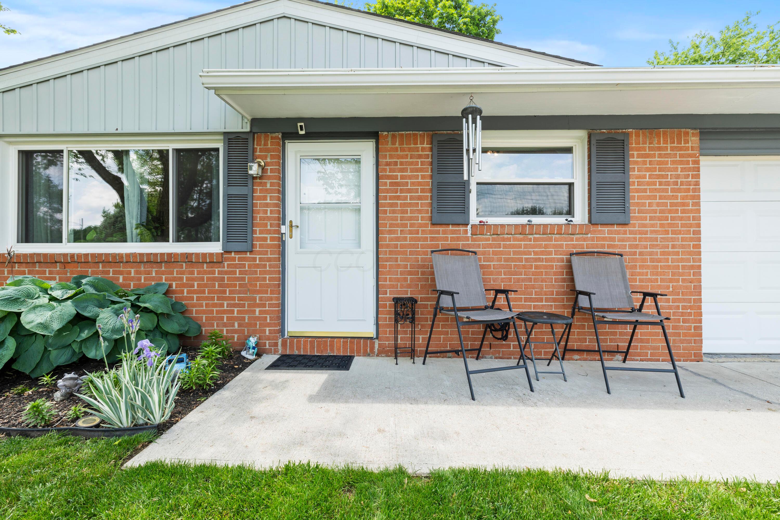 2923 Falcon Bridge Drive