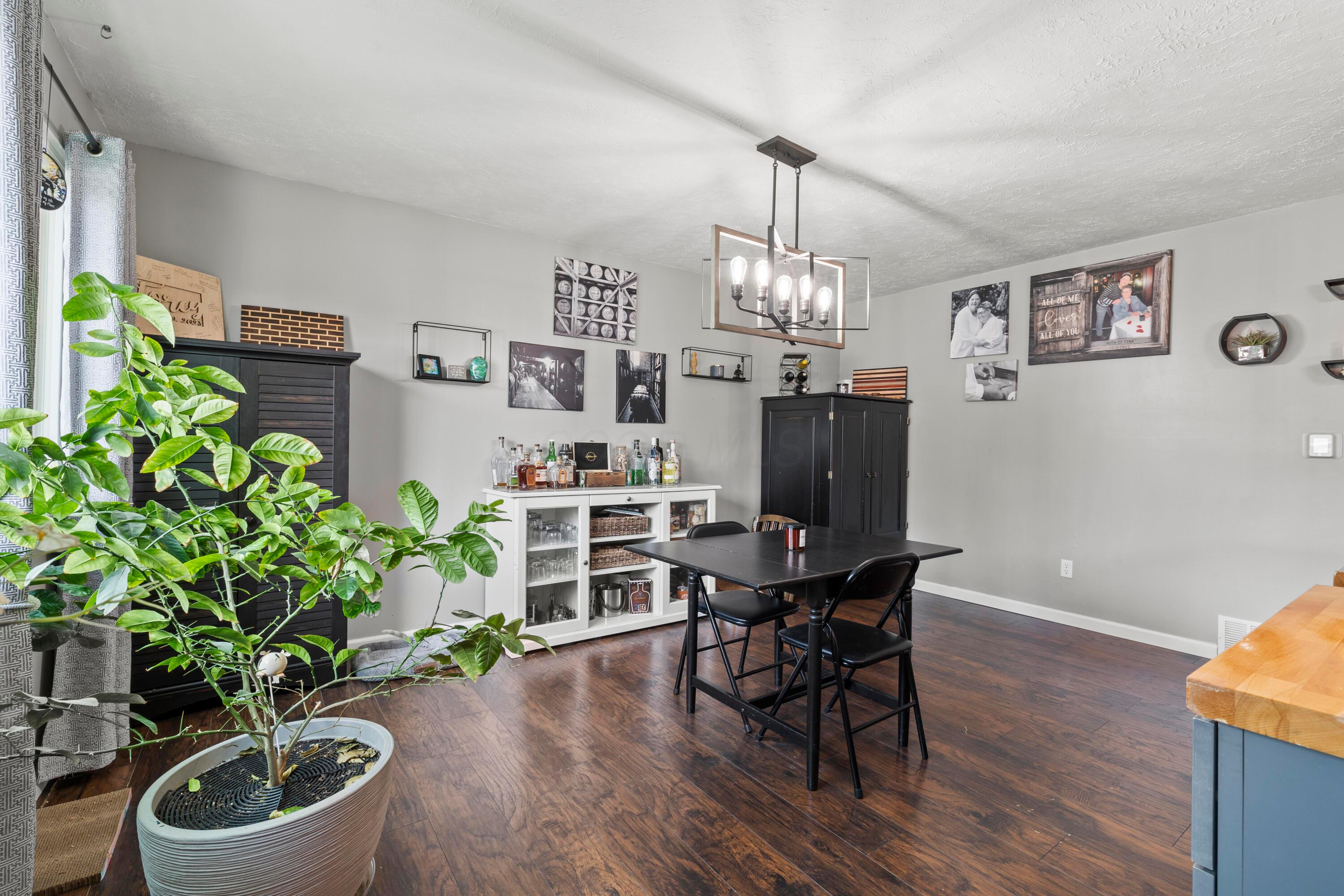 2923 Falcon Bridge Drive