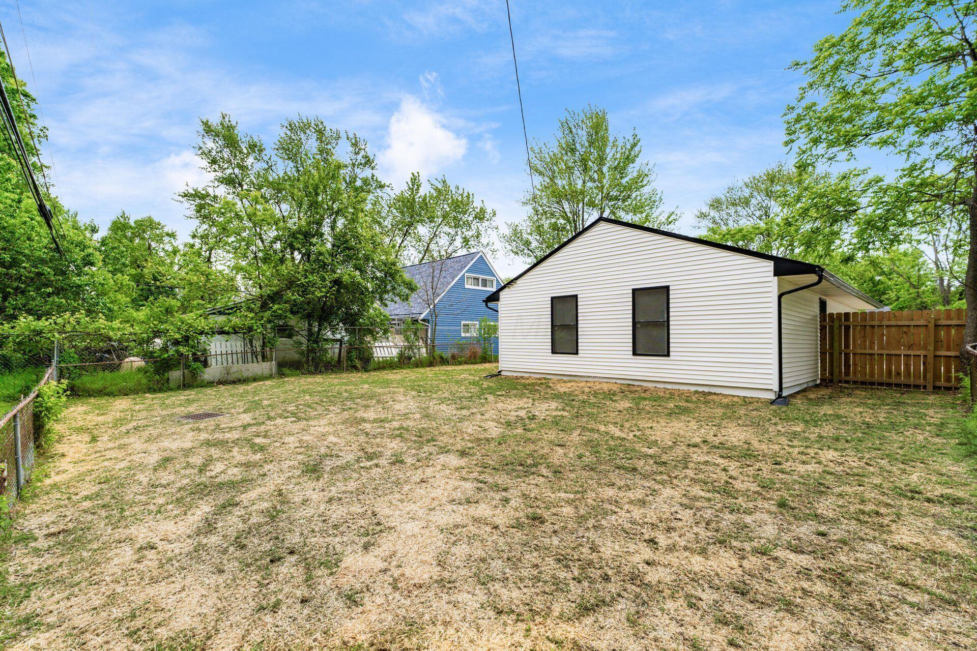 2318 Dawnlight Avenue