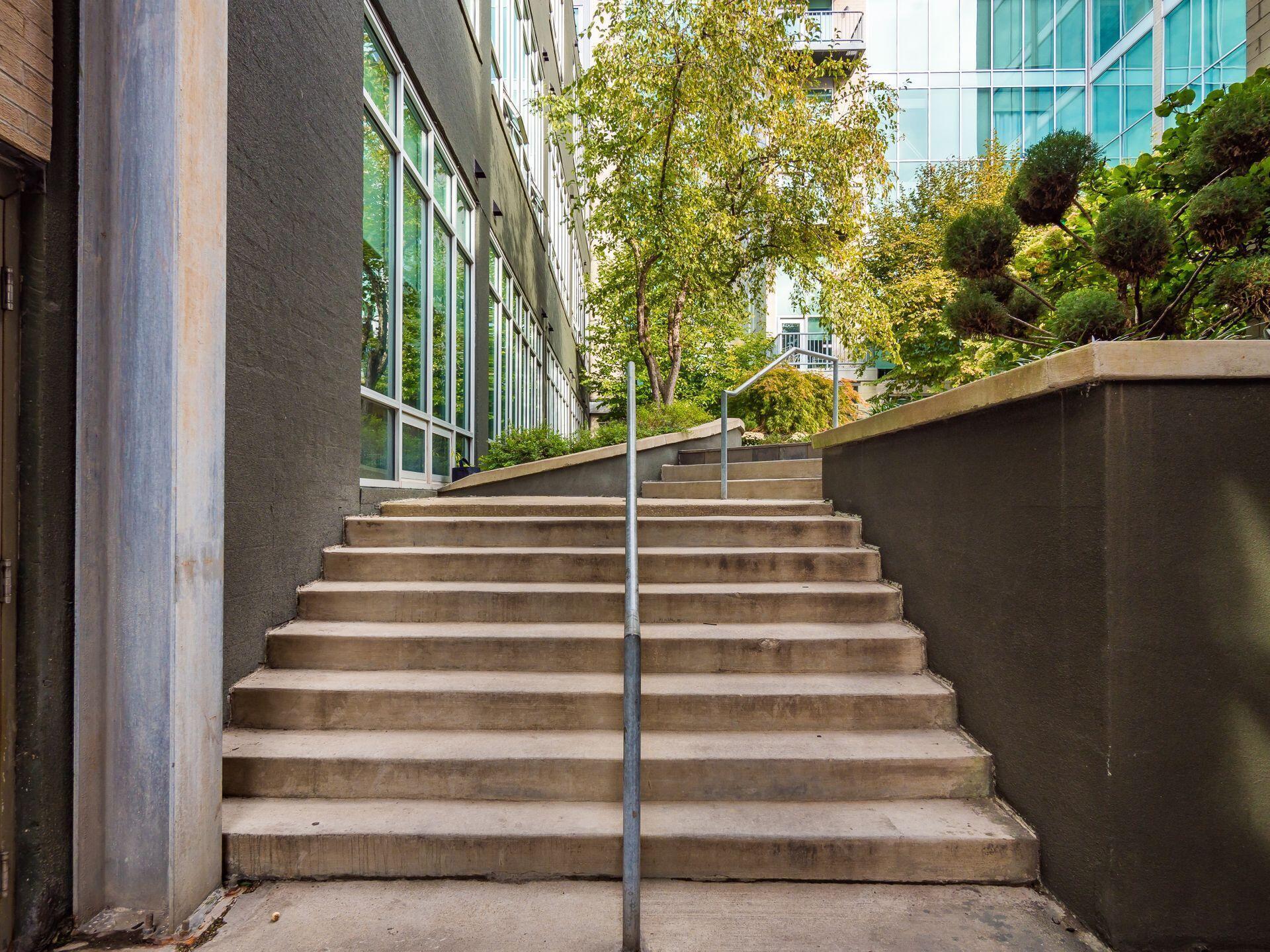 60 E Spring Street, 214