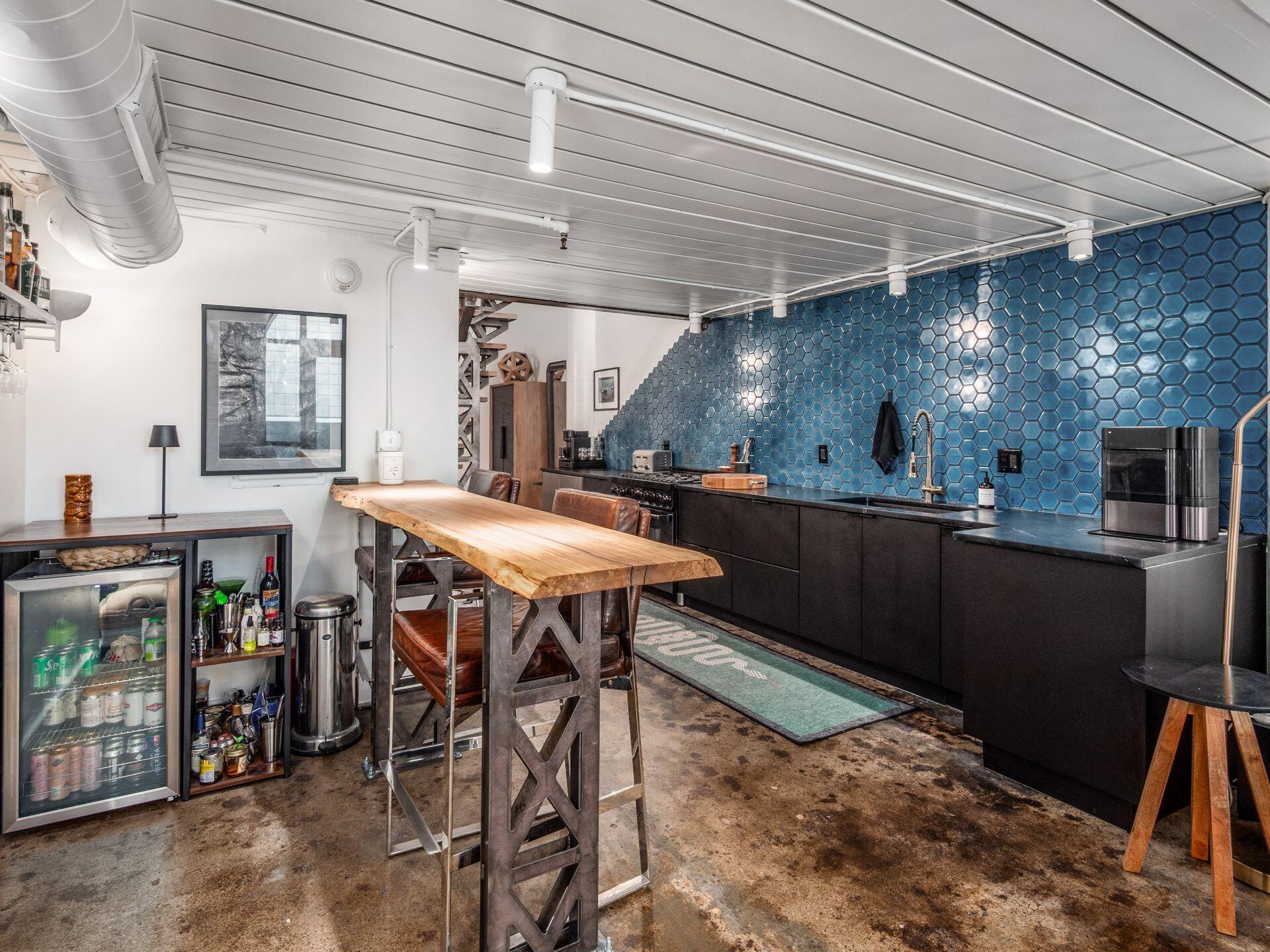 60 E Spring Street, 214