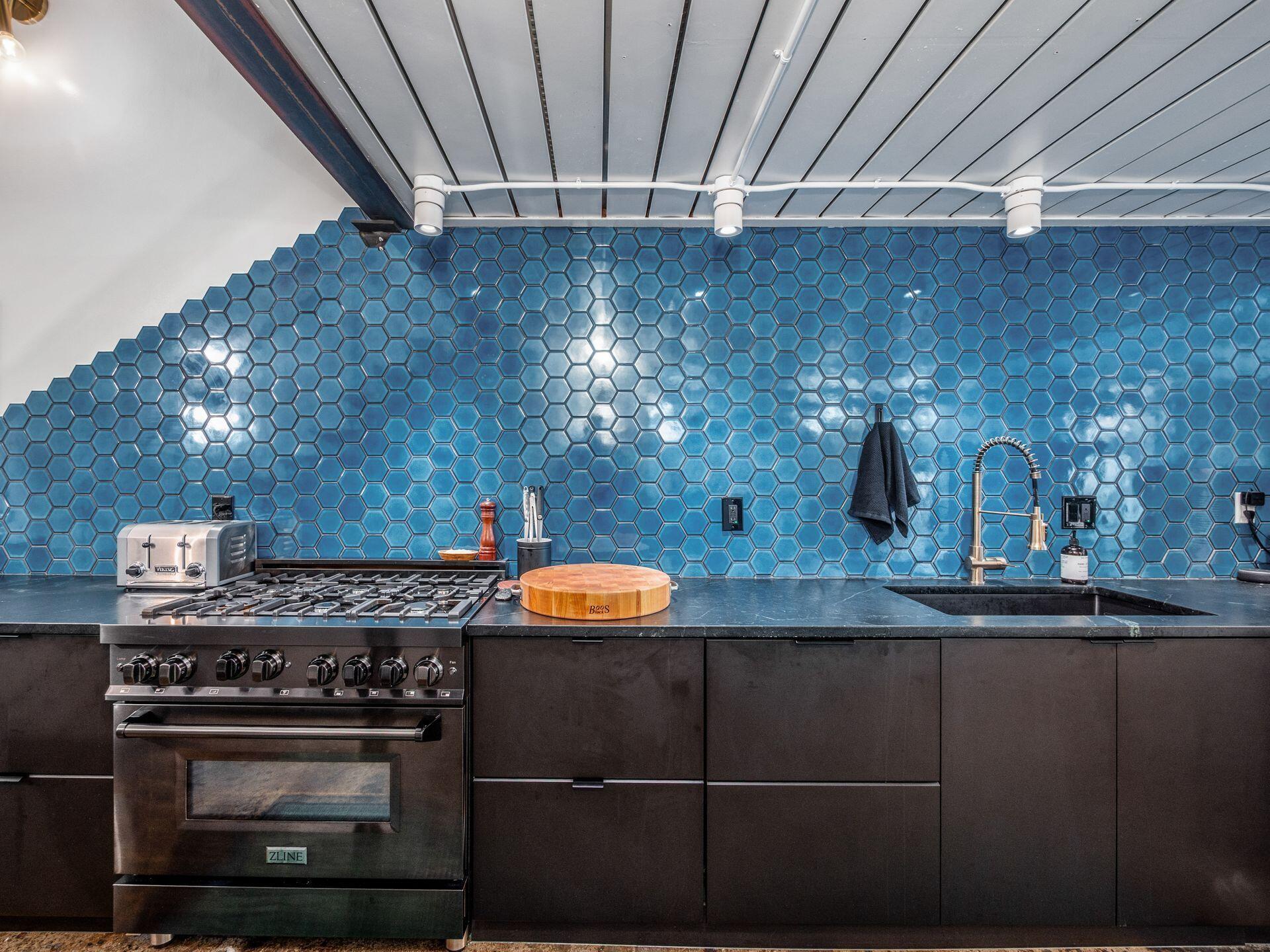 60 E Spring Street, 214