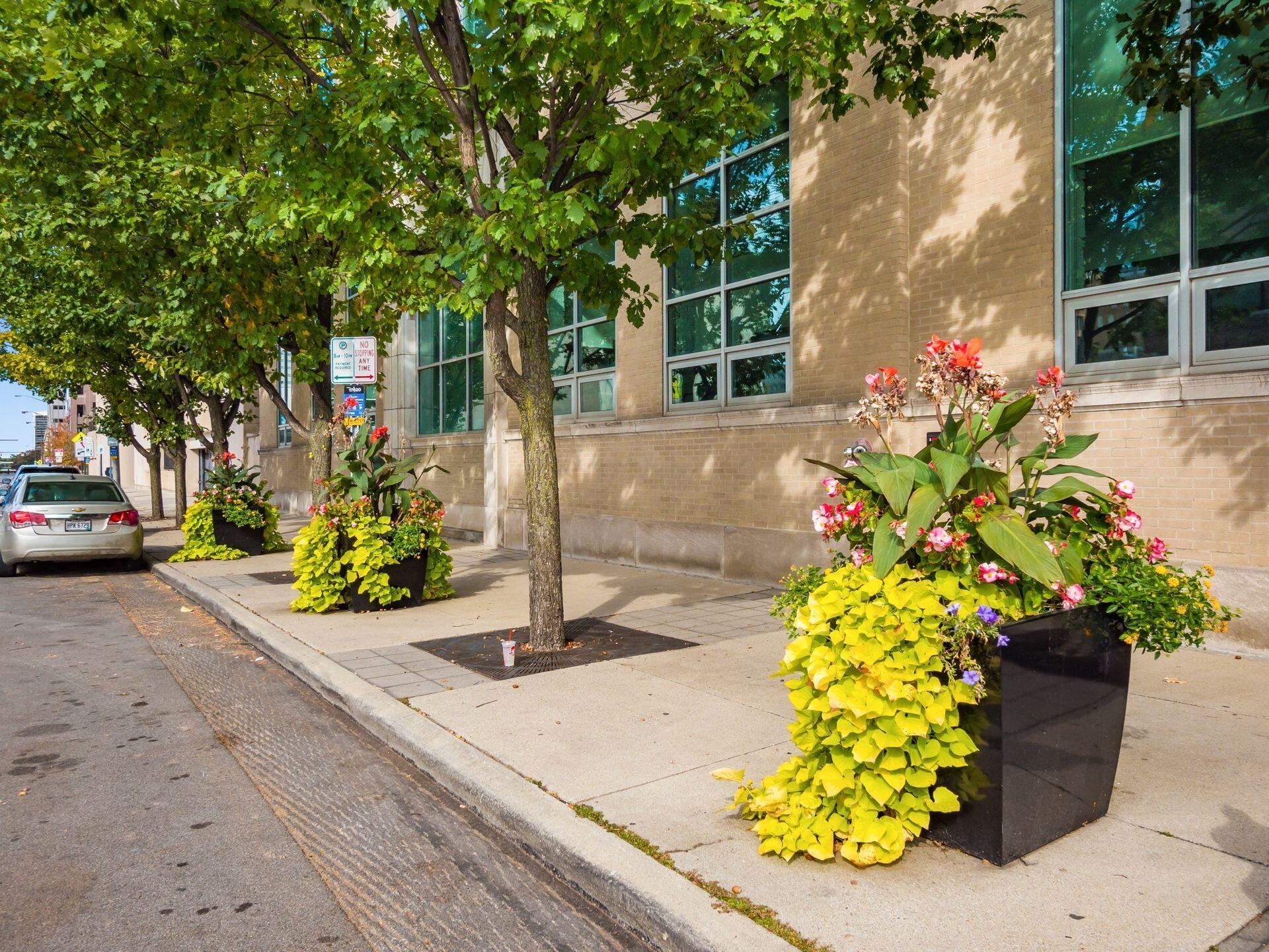 60 E Spring Street, 214