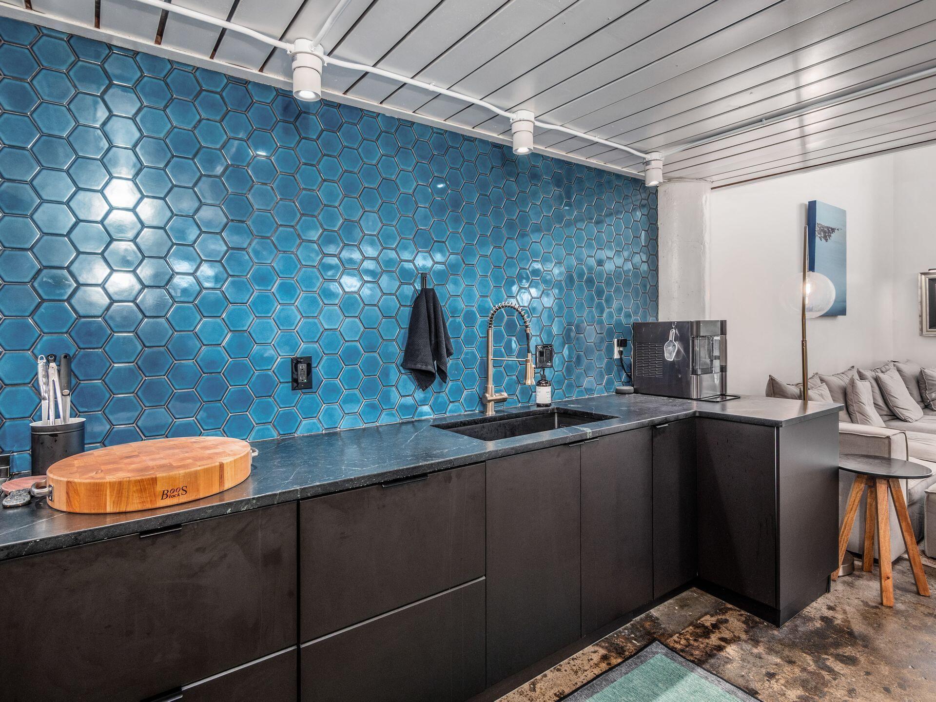 60 E Spring Street, 214