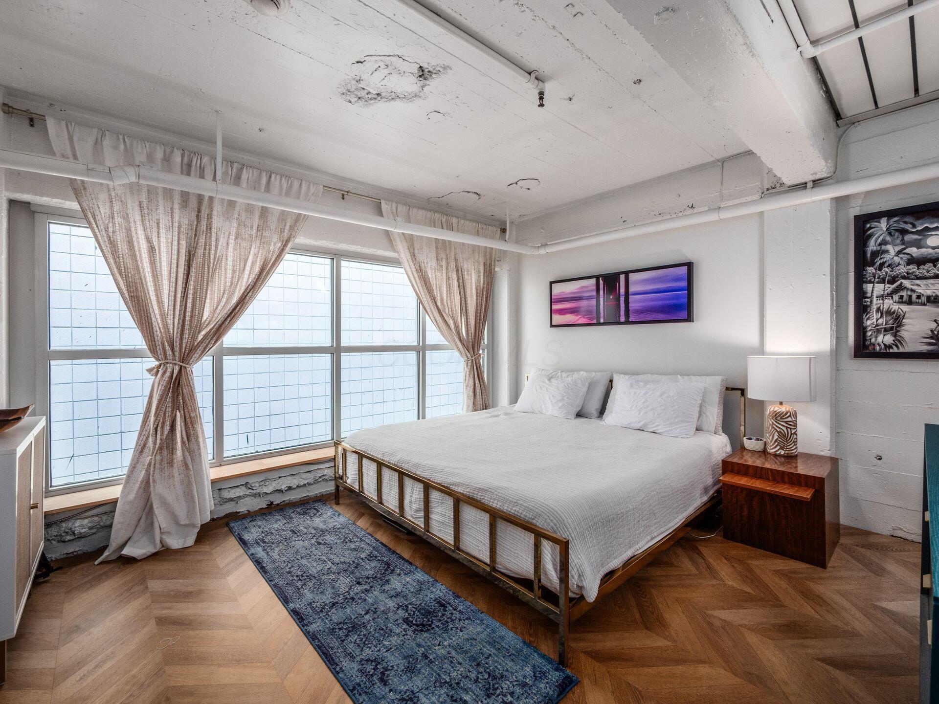 60 E Spring Street, 214