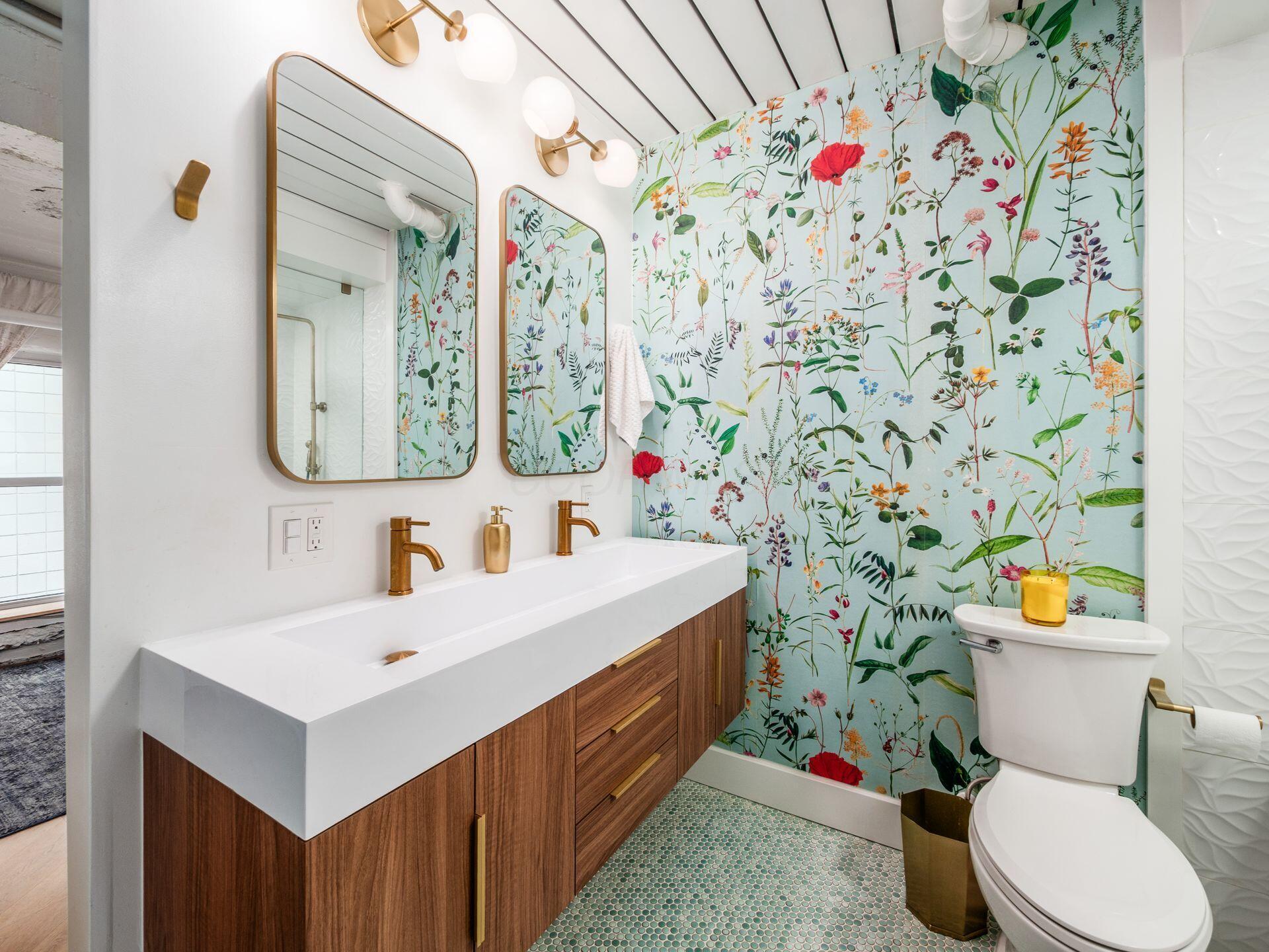 60 E Spring Street, 214