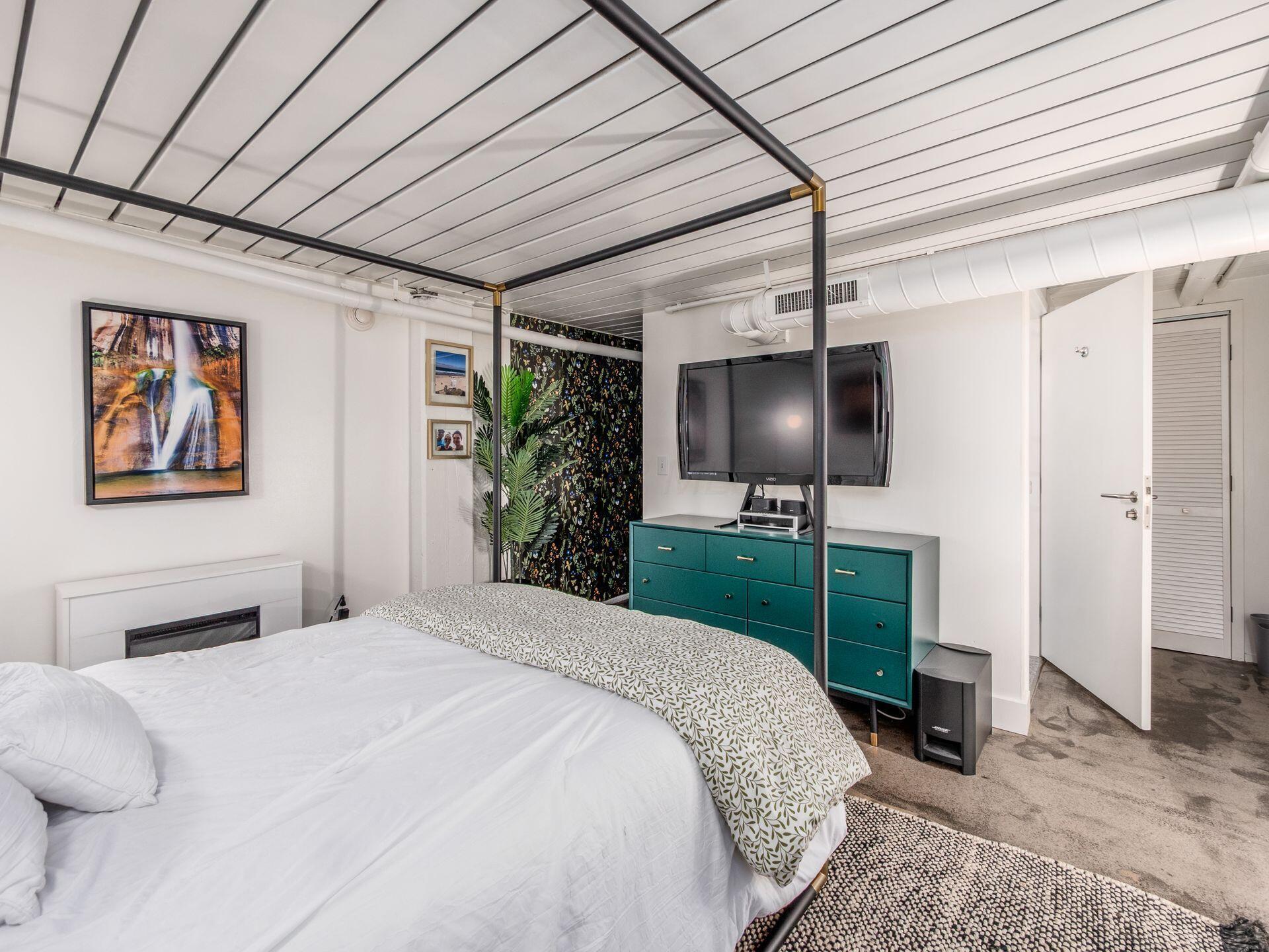 60 E Spring Street, 214