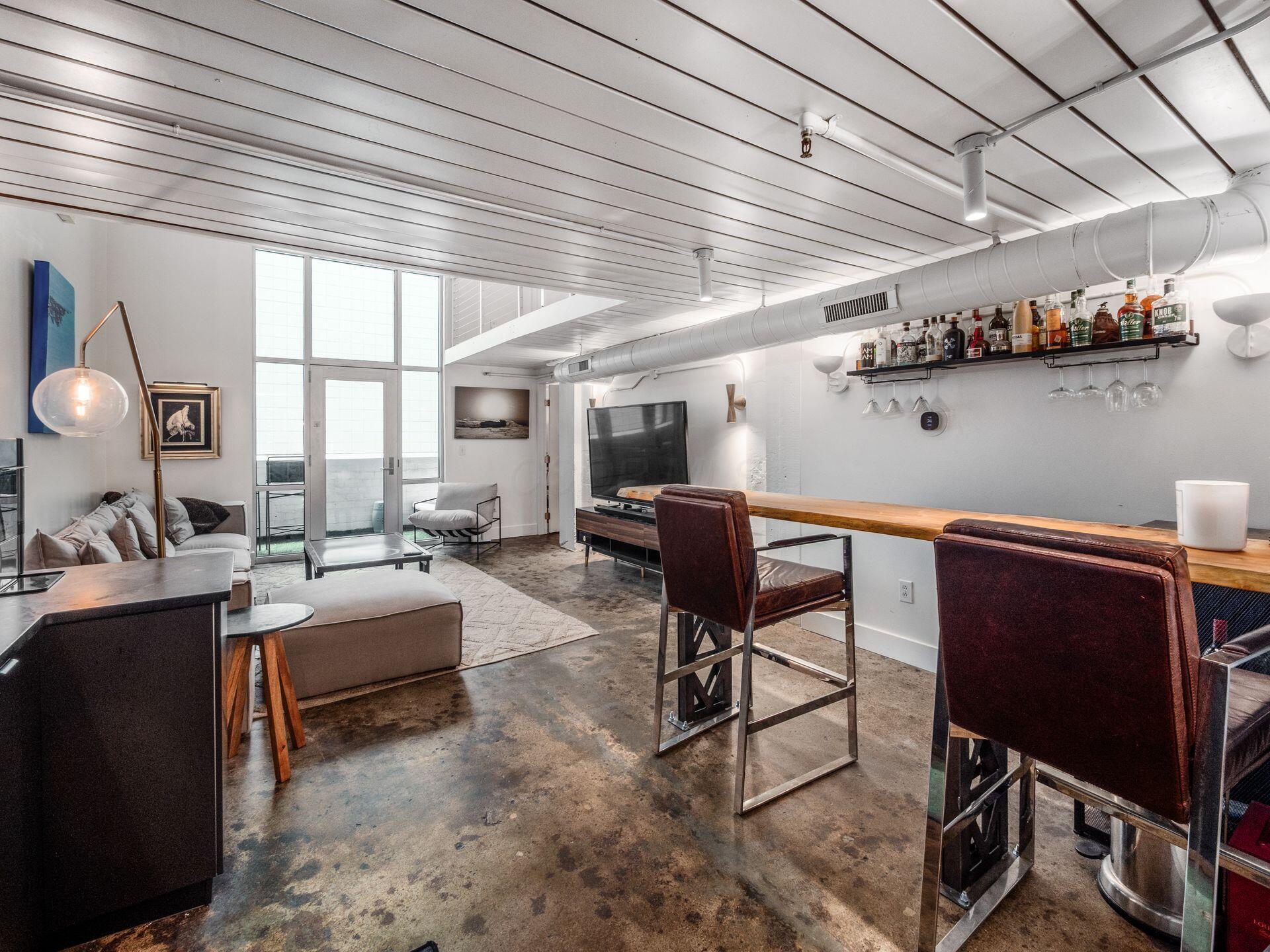 60 E Spring Street, 214