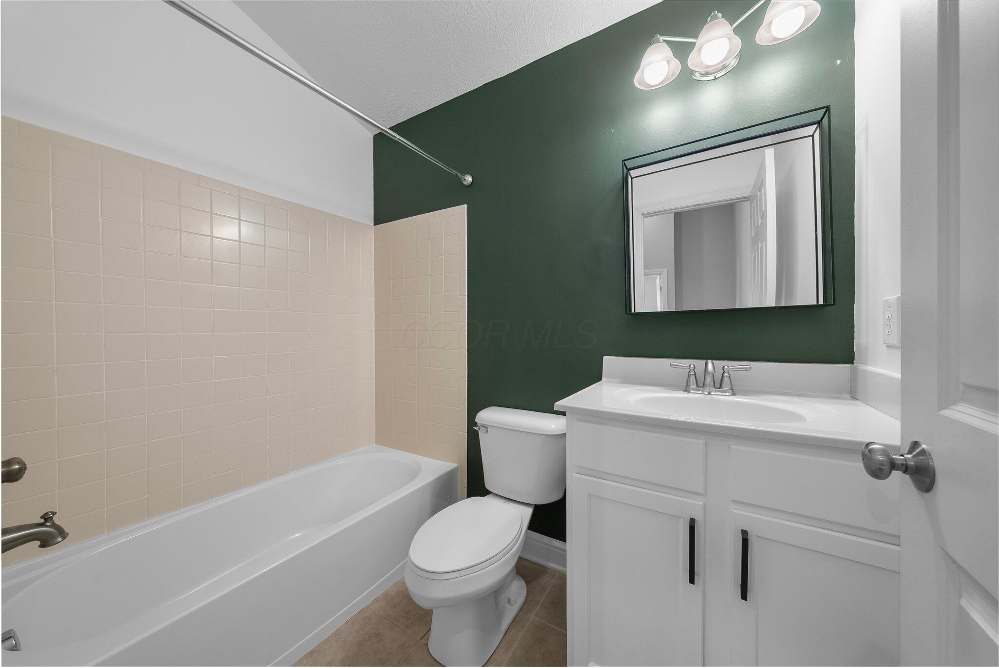 1396 Lower Green Circle