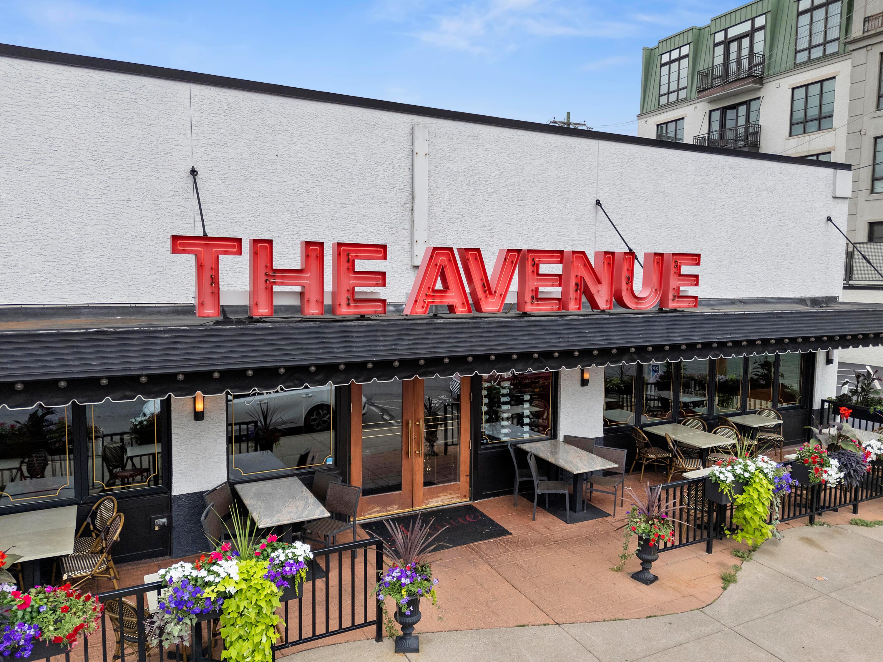 1396 Lower Green Circle