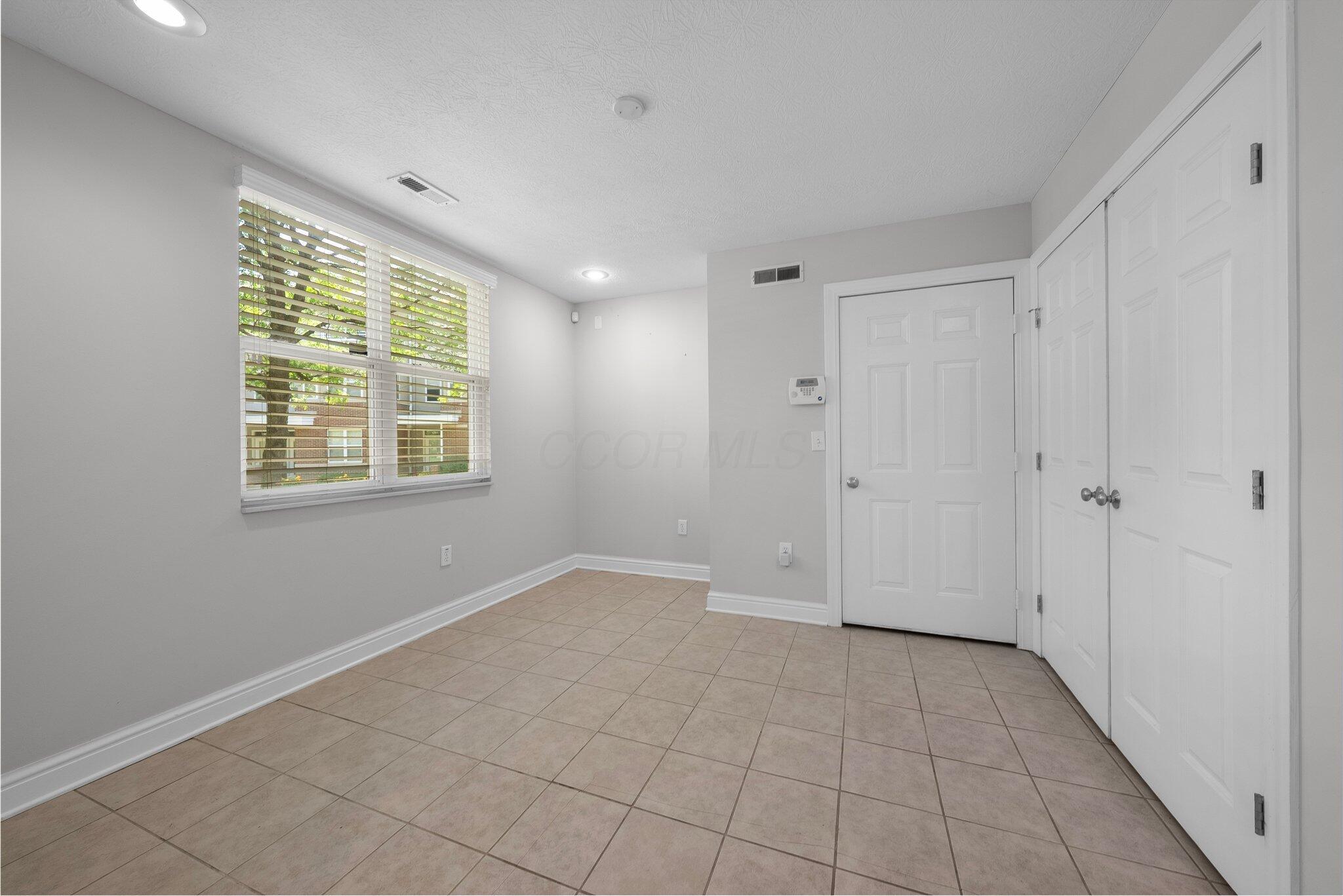 1396 Lower Green Circle