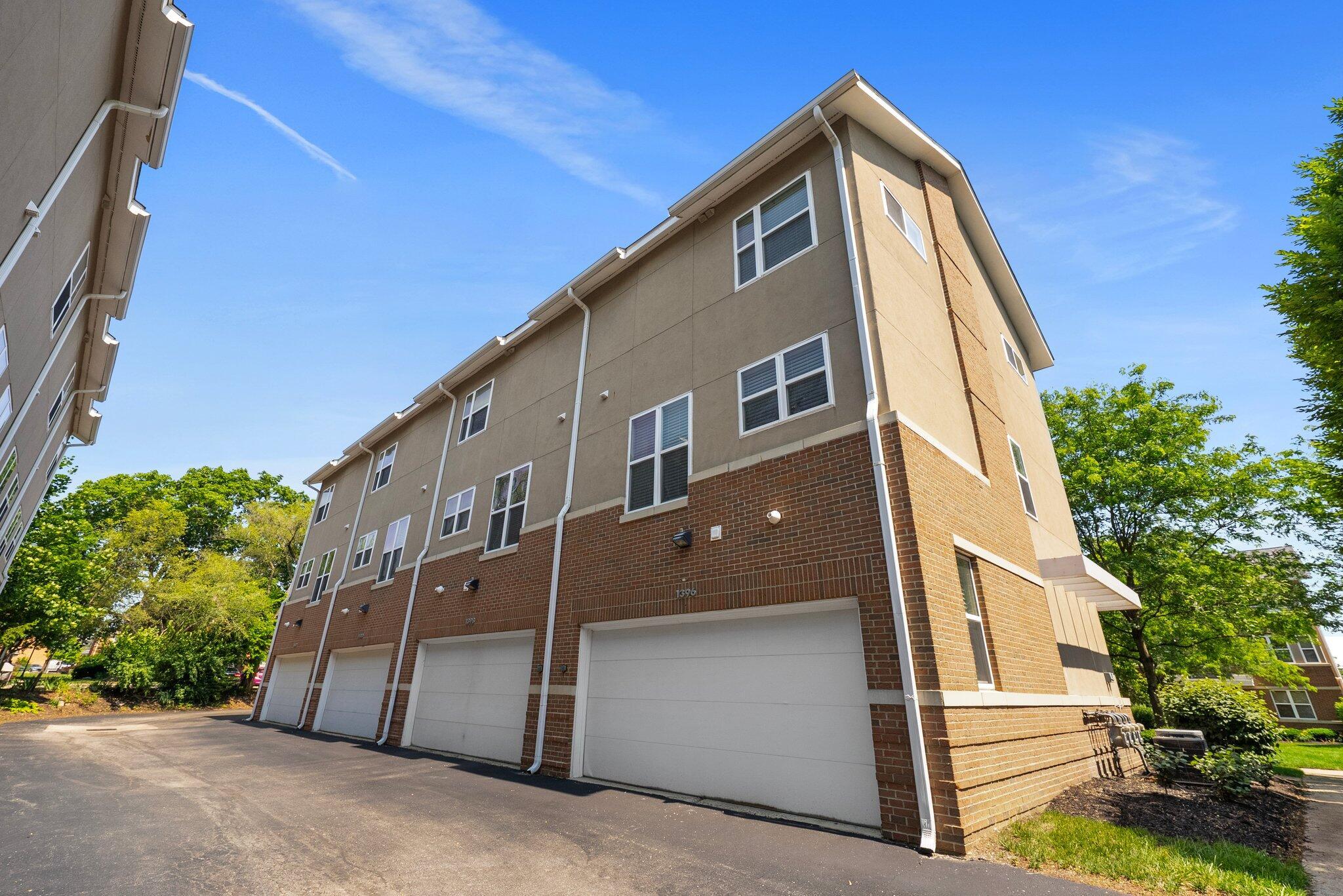 1396 Lower Green Circle