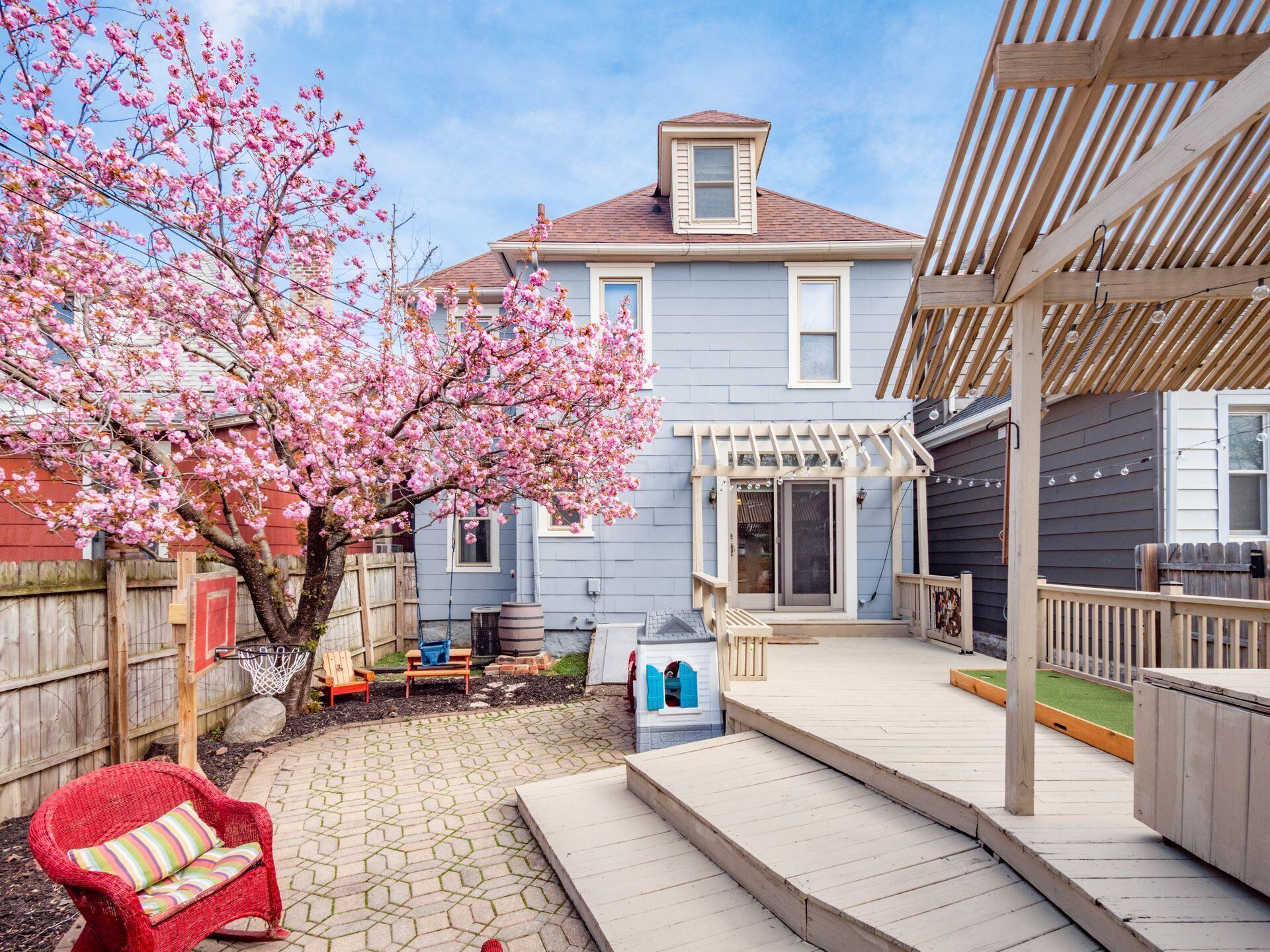 399 E Whittier Street