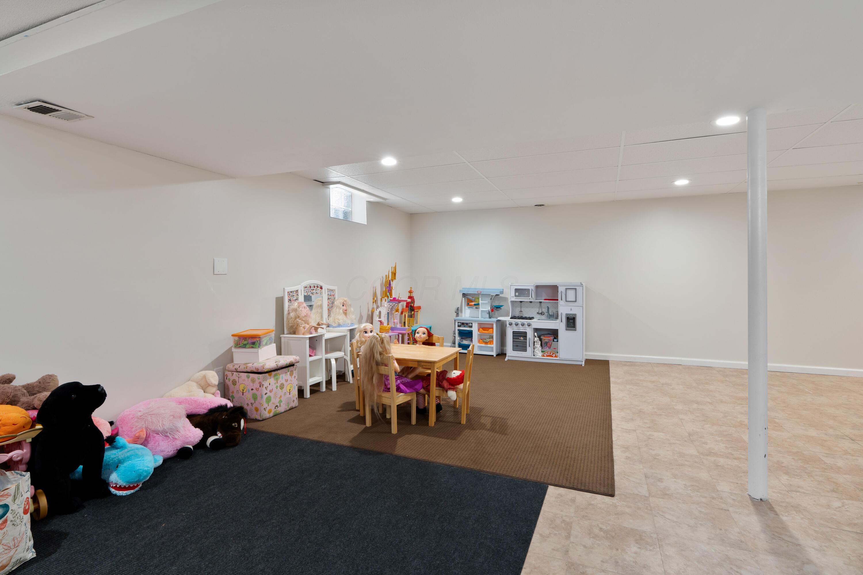 6853 Cedar Brook Place