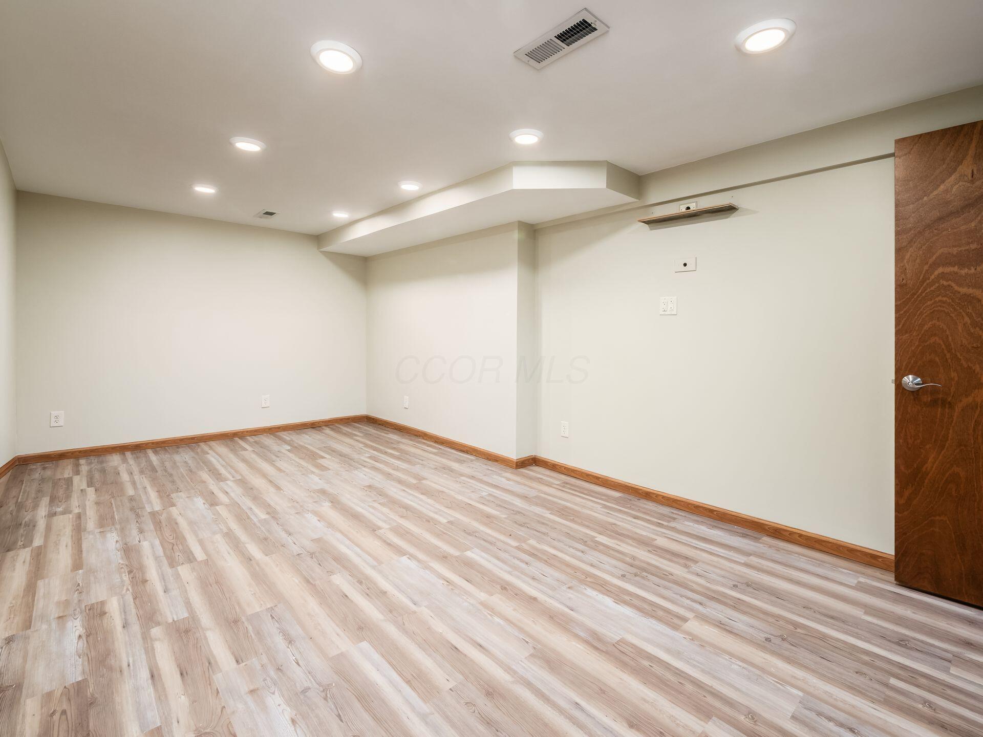 127 Saint Michelle, 35B